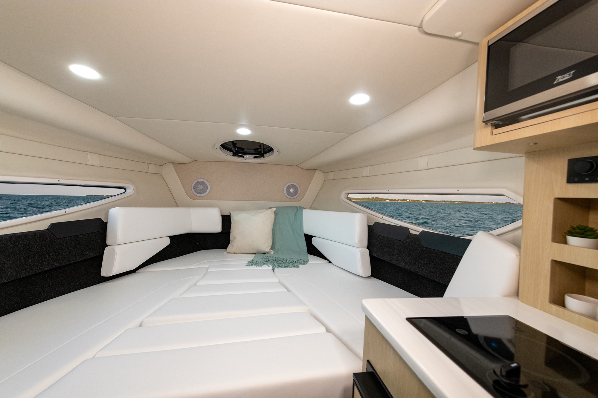 Slide: The Image of Regal 26 Express 2027 - 15