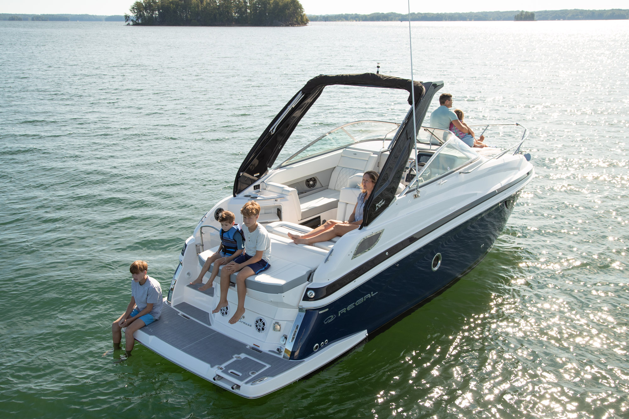 Slide: The Image of Regal 28 Express 2025 - 14