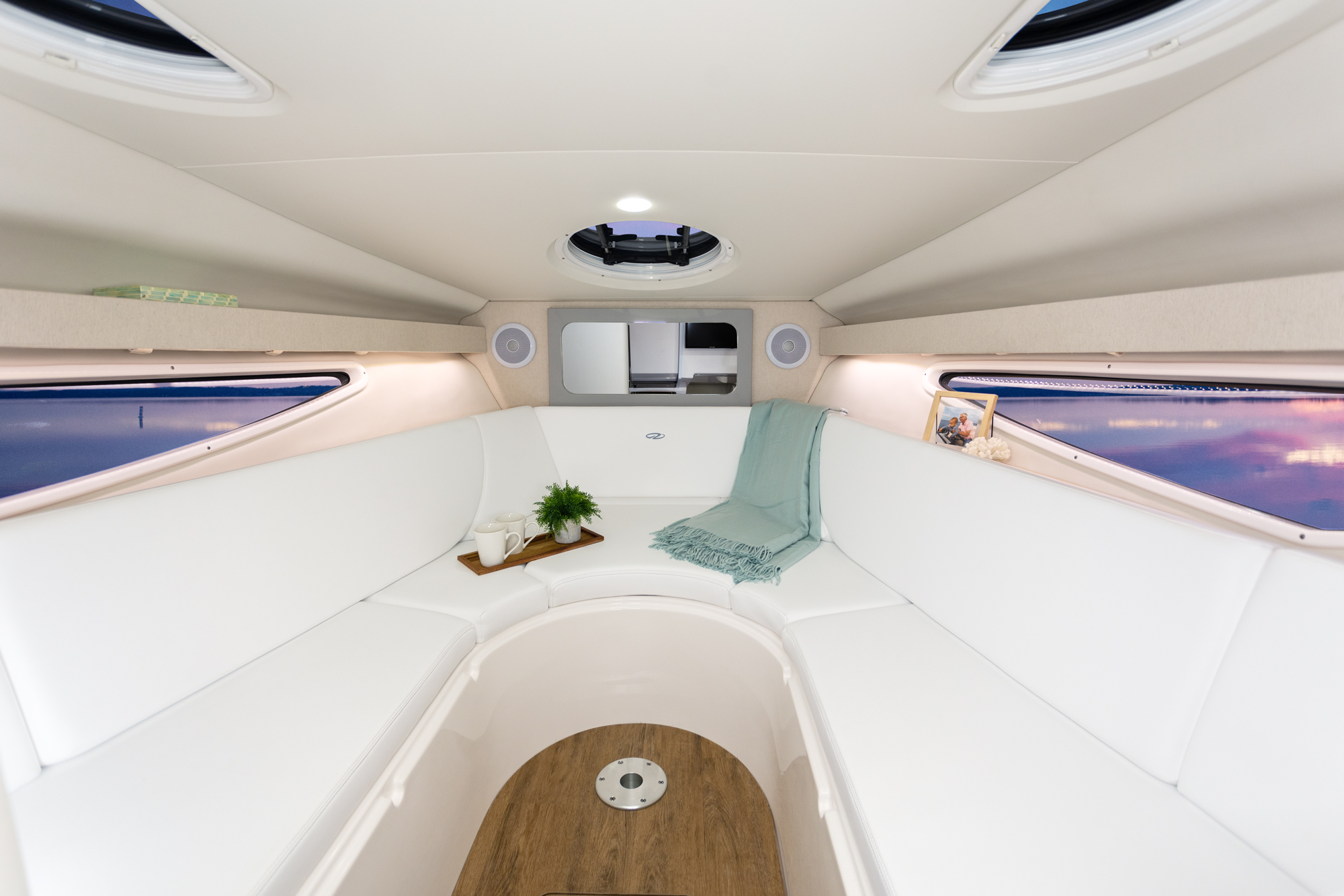 Slide: The Image of Regal 28 Express 2025 - 34