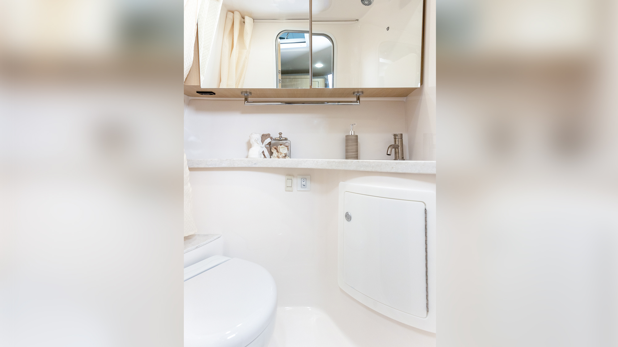 Slide: The Image of Regal 28 Express 2027 - 12