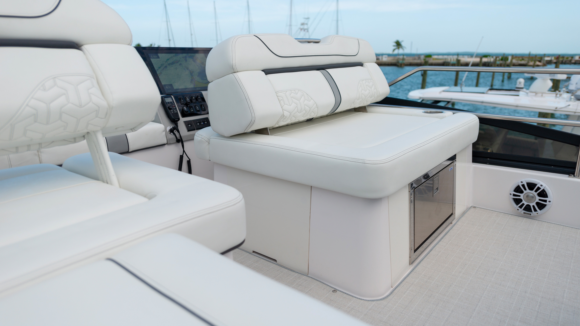Slide: The Image of Regal 38 FXO 2025 - 37