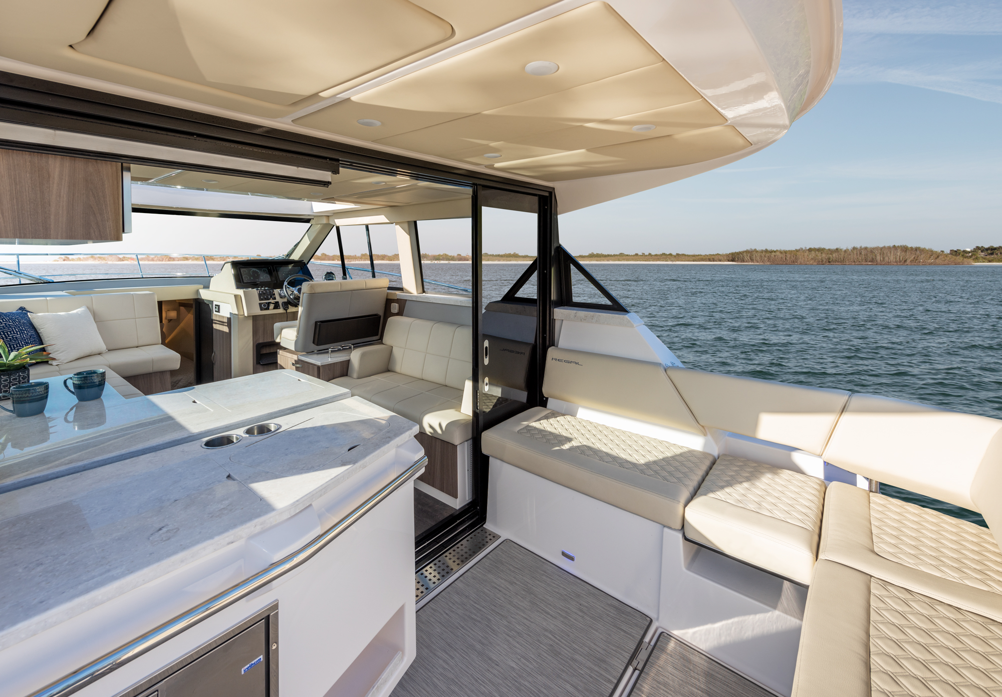 Slide: The Image of Regal 38 Grande Coupe 2025 - 32