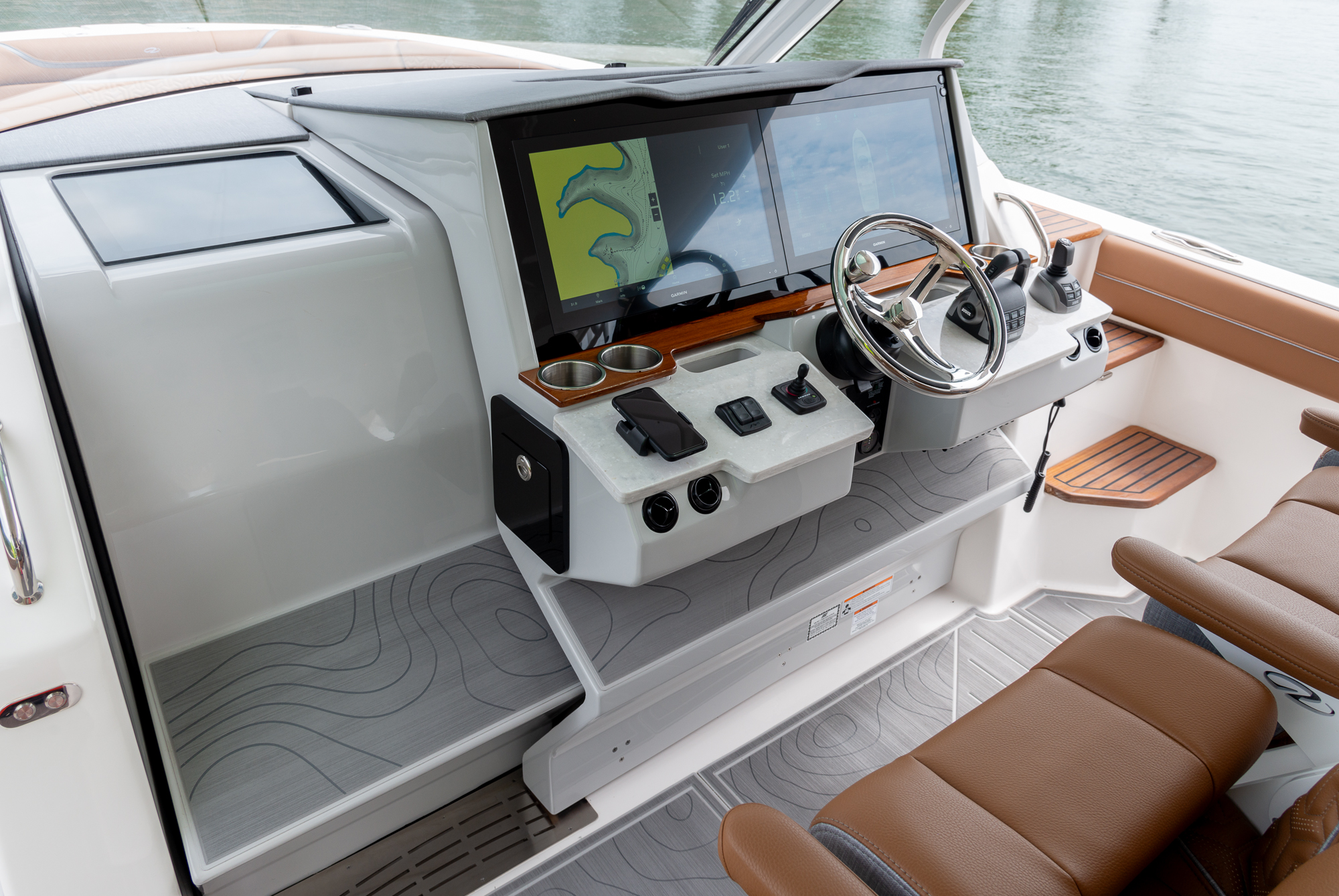 Slide: The Image of Regal 38 Surf 2026 - 15