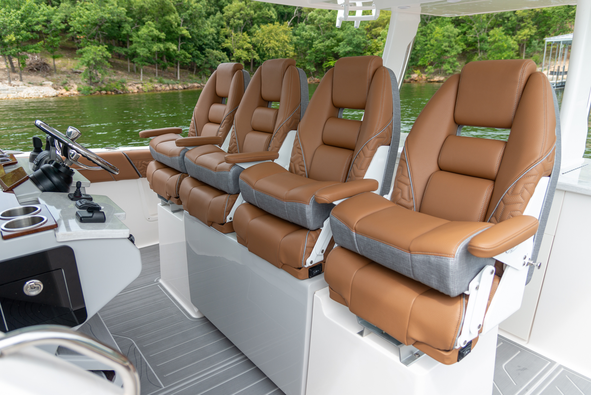 Slide: The Image of Regal 38 Surf 2026 - 20