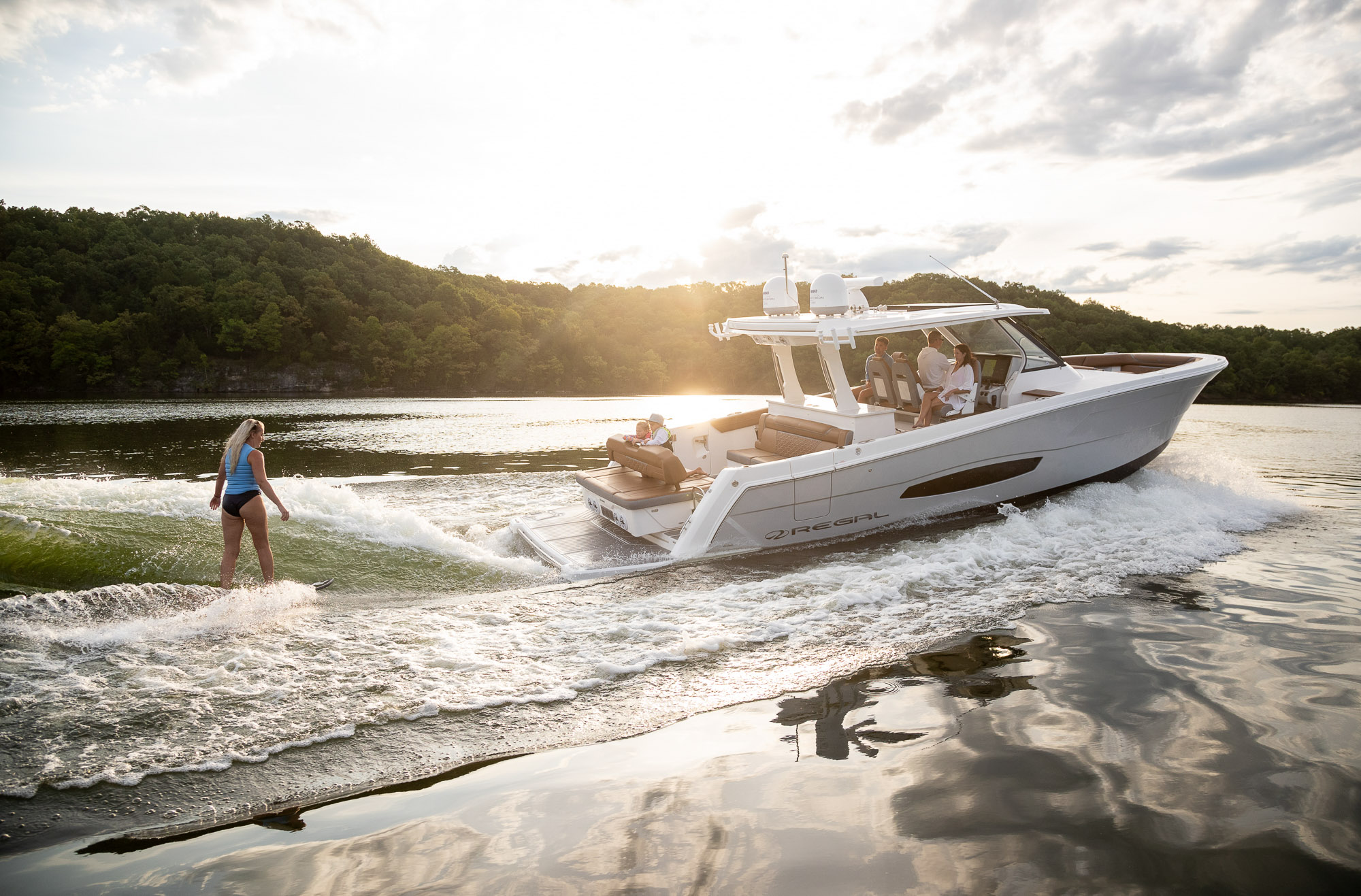 Slide: The Image of Regal 38 Surf 2026 - 37