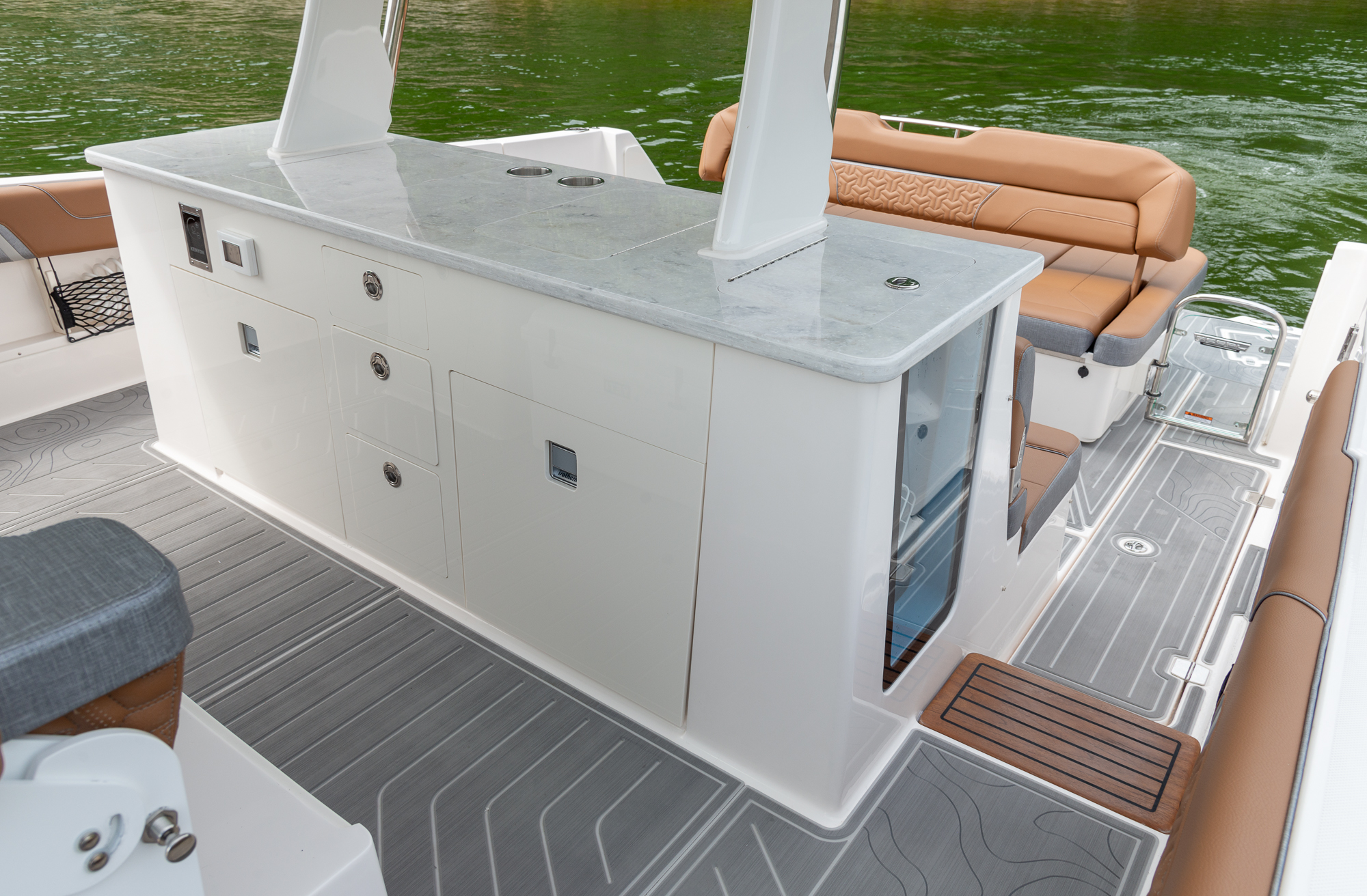 Slide: The Image of Regal 38 Surf 2027 - 27