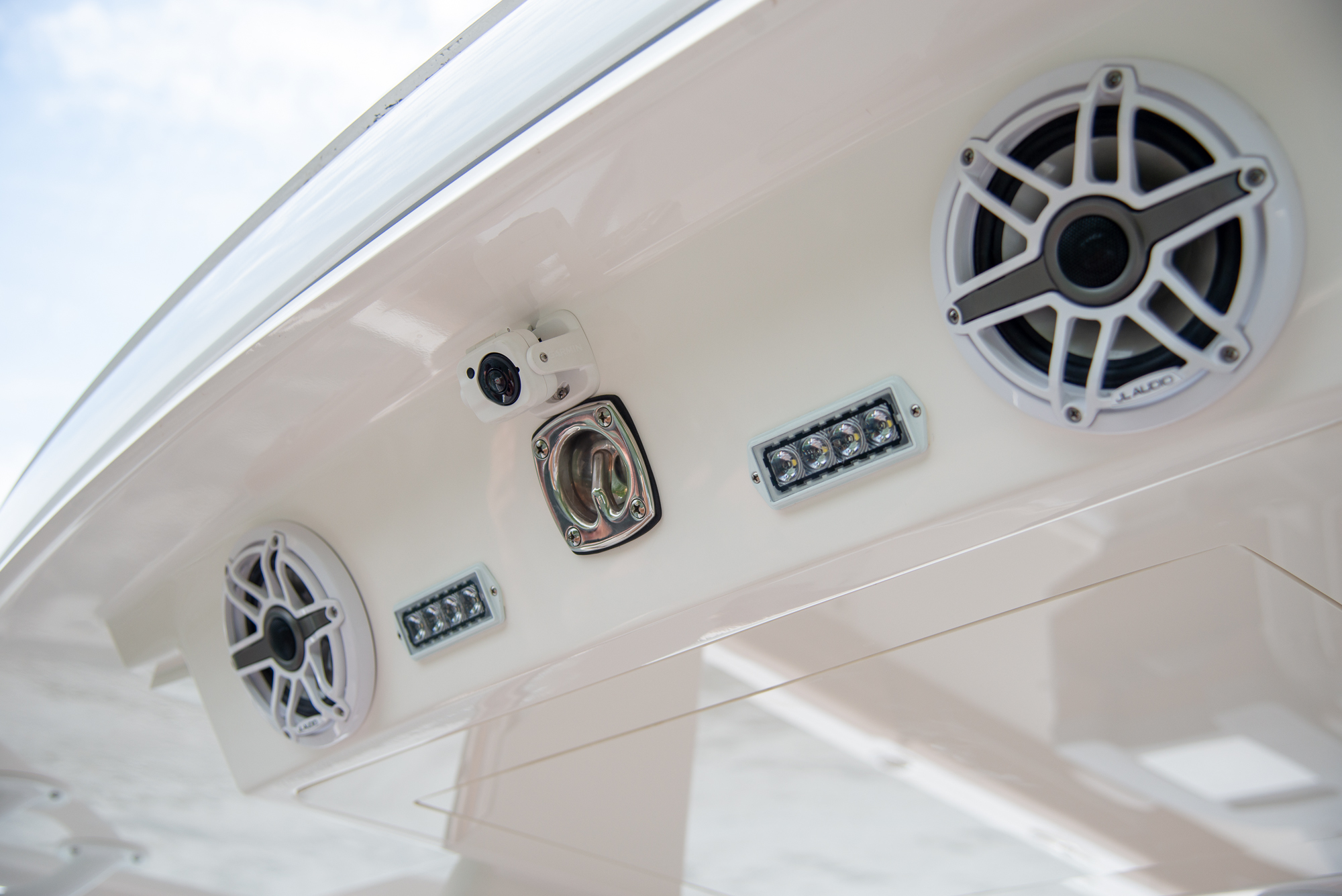 Slide: The Image of Regal 38 Surf 2027 - 28