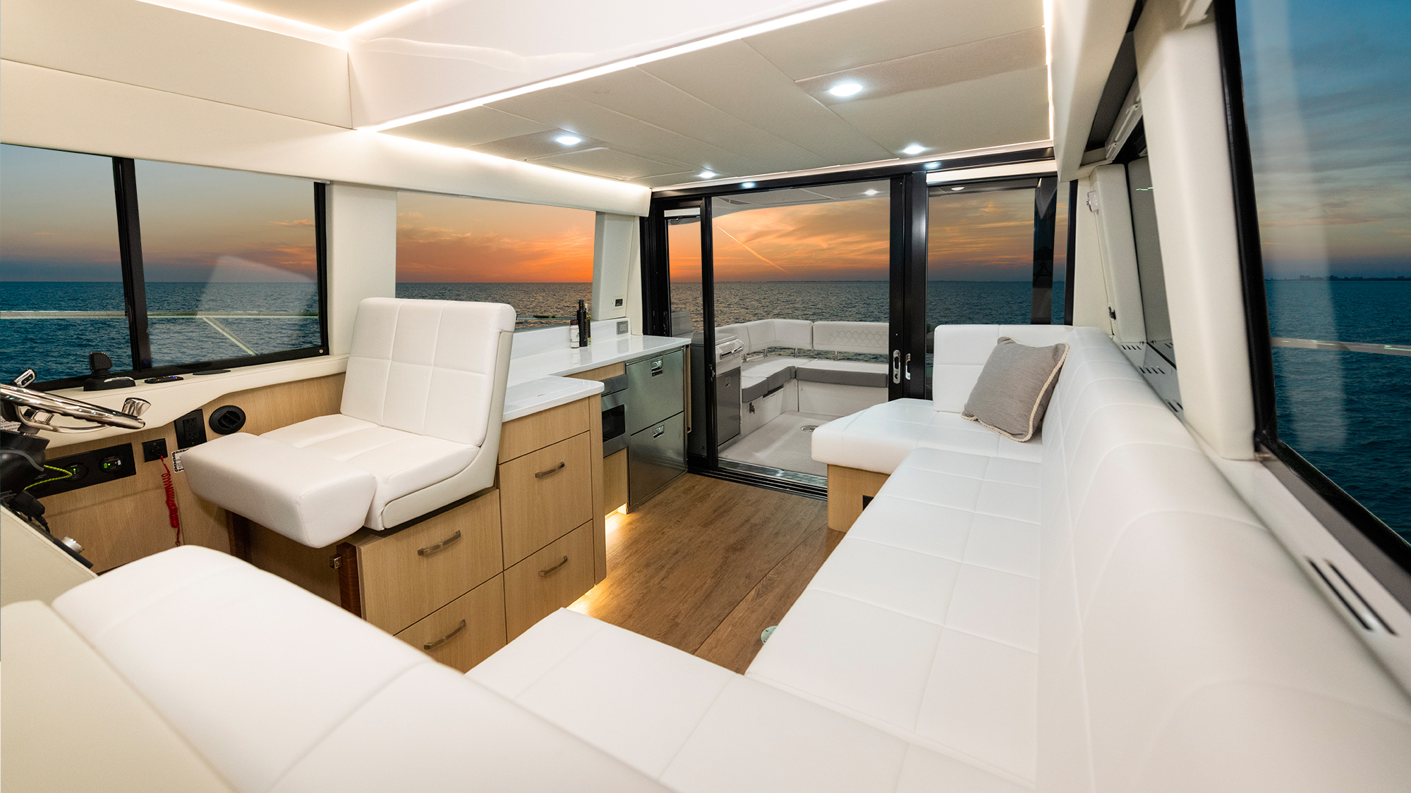 Slide: The Image of Regal 42 Fly 2027 - 38