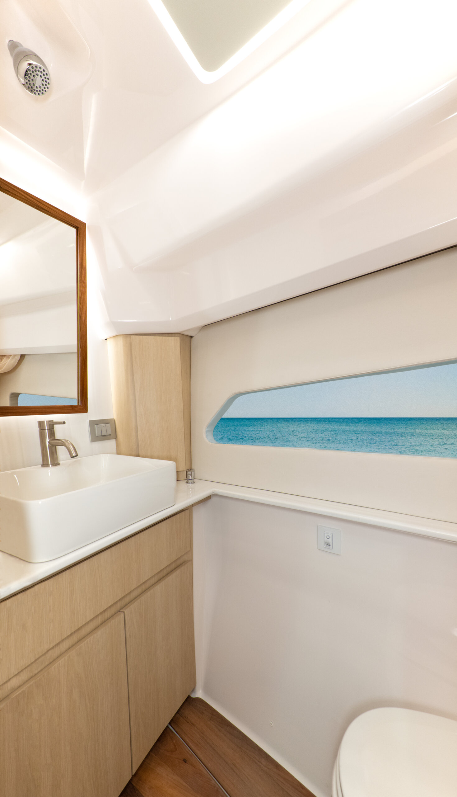 Slide: The Image of Regal 42 Grande Coupe 2027 - 33