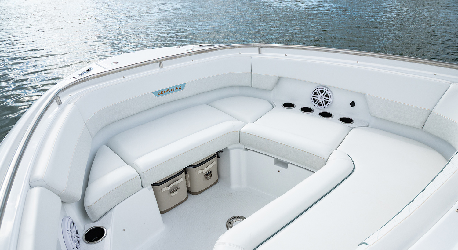 Slide: The Image of Beneteau Power Flyer 30 2027 - 6