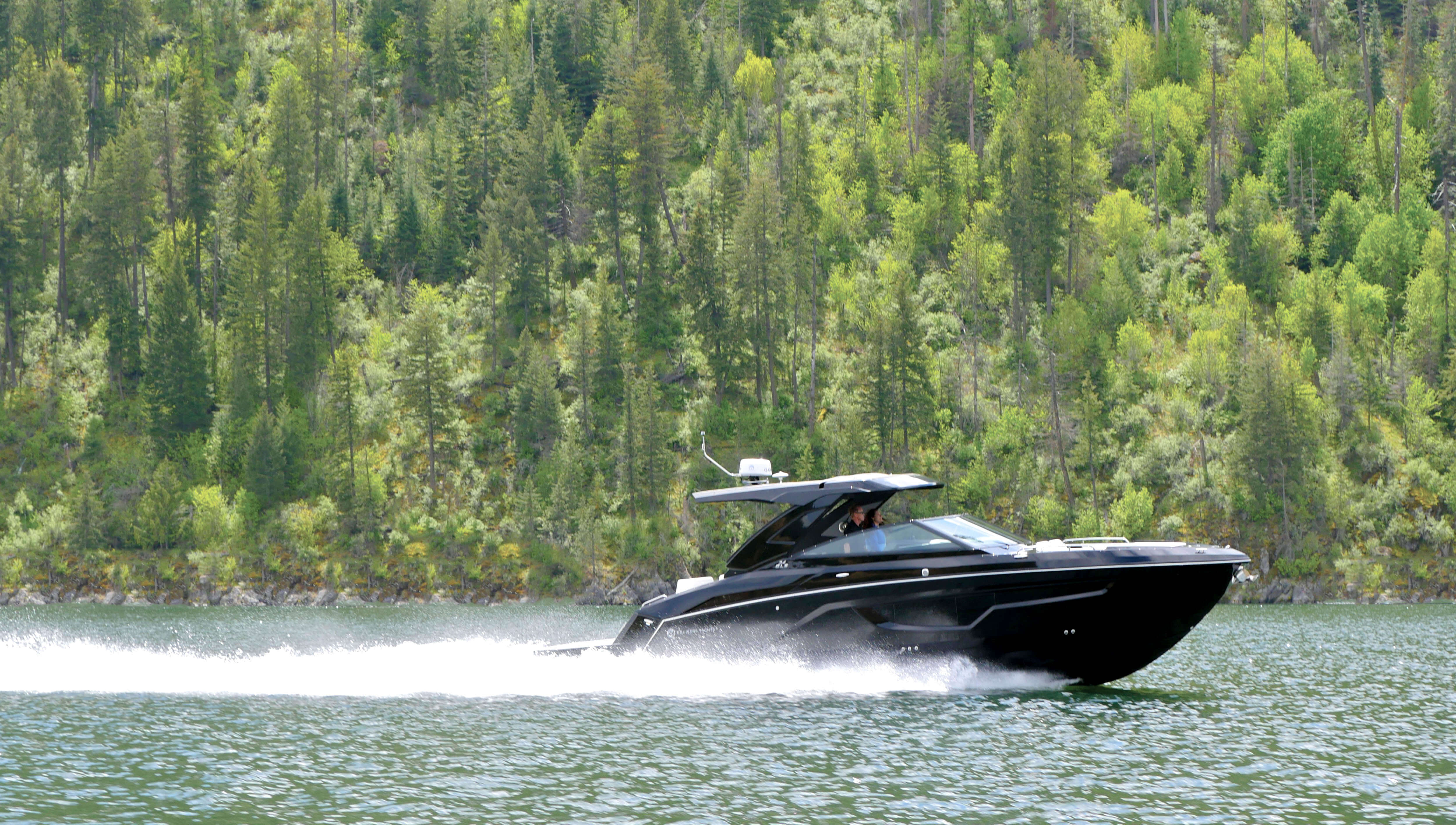 Slide: The Image of Cruisers 34 GLS 2026 - 16