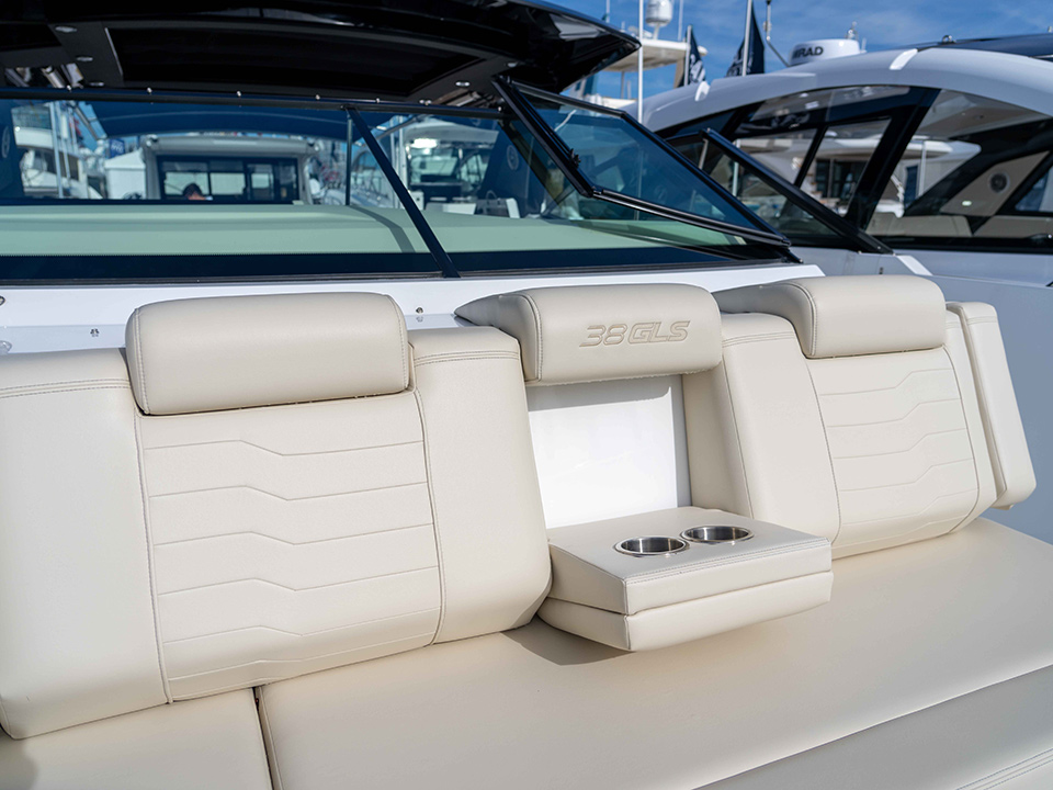 Slide: The Image of Cruisers 38 GLS 2026 - 8