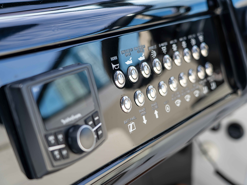 Slide: The Image of Cruisers 38 GLS 2026 - 13