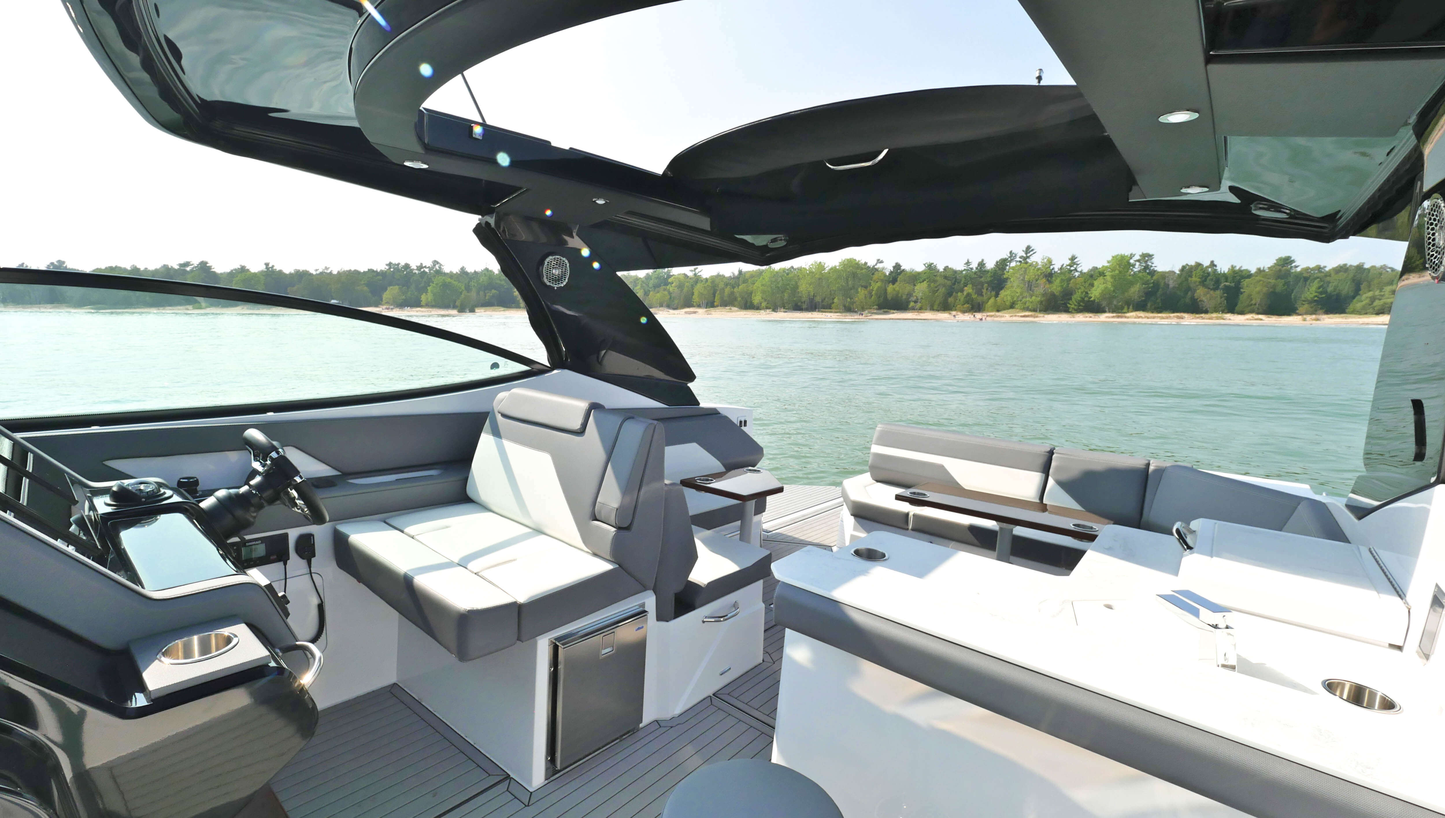 Slide: The Image of Cruisers 38 GLS 2026 - 18