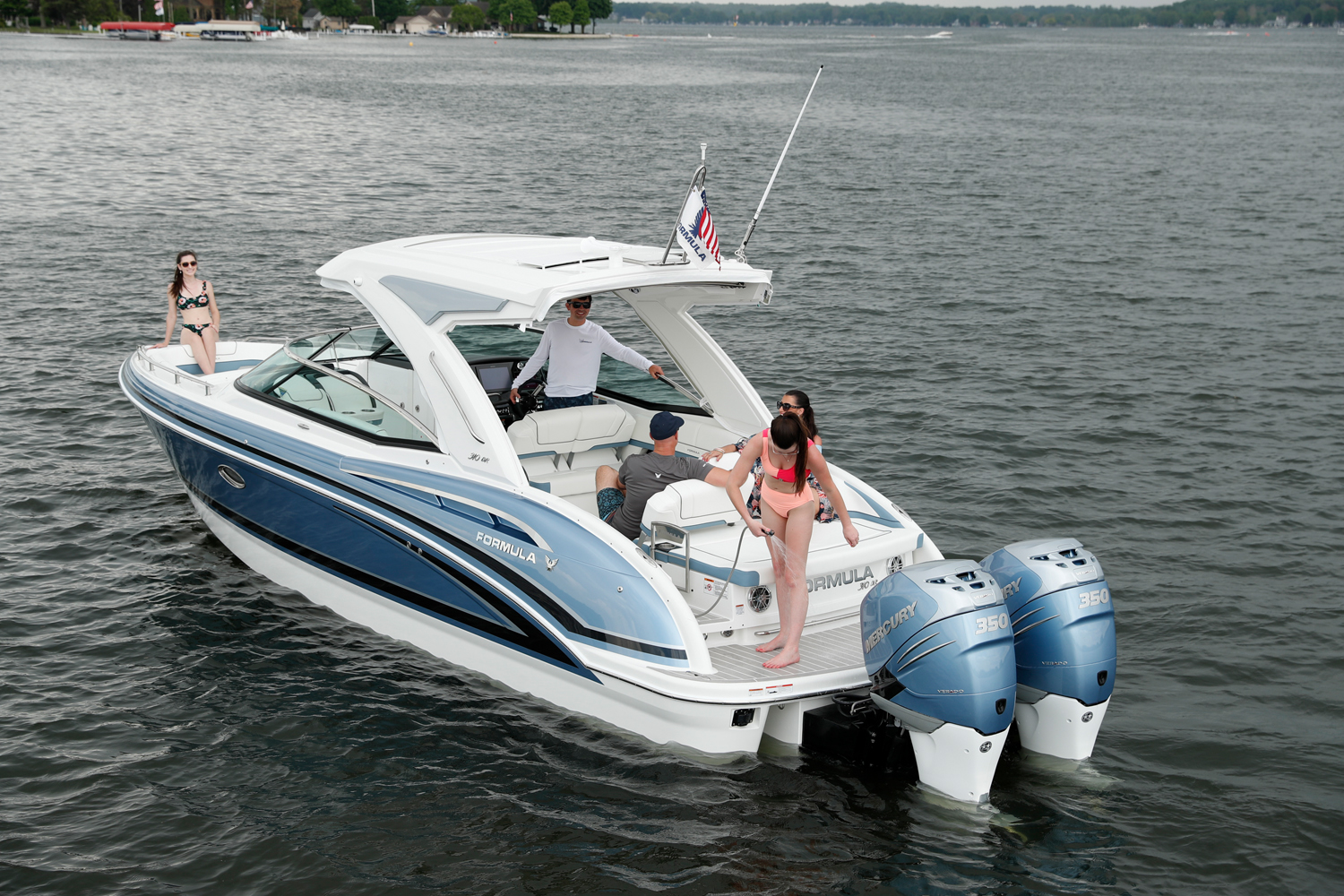 Slide: The Image of Formula 310 Bowrider 2026 - 16