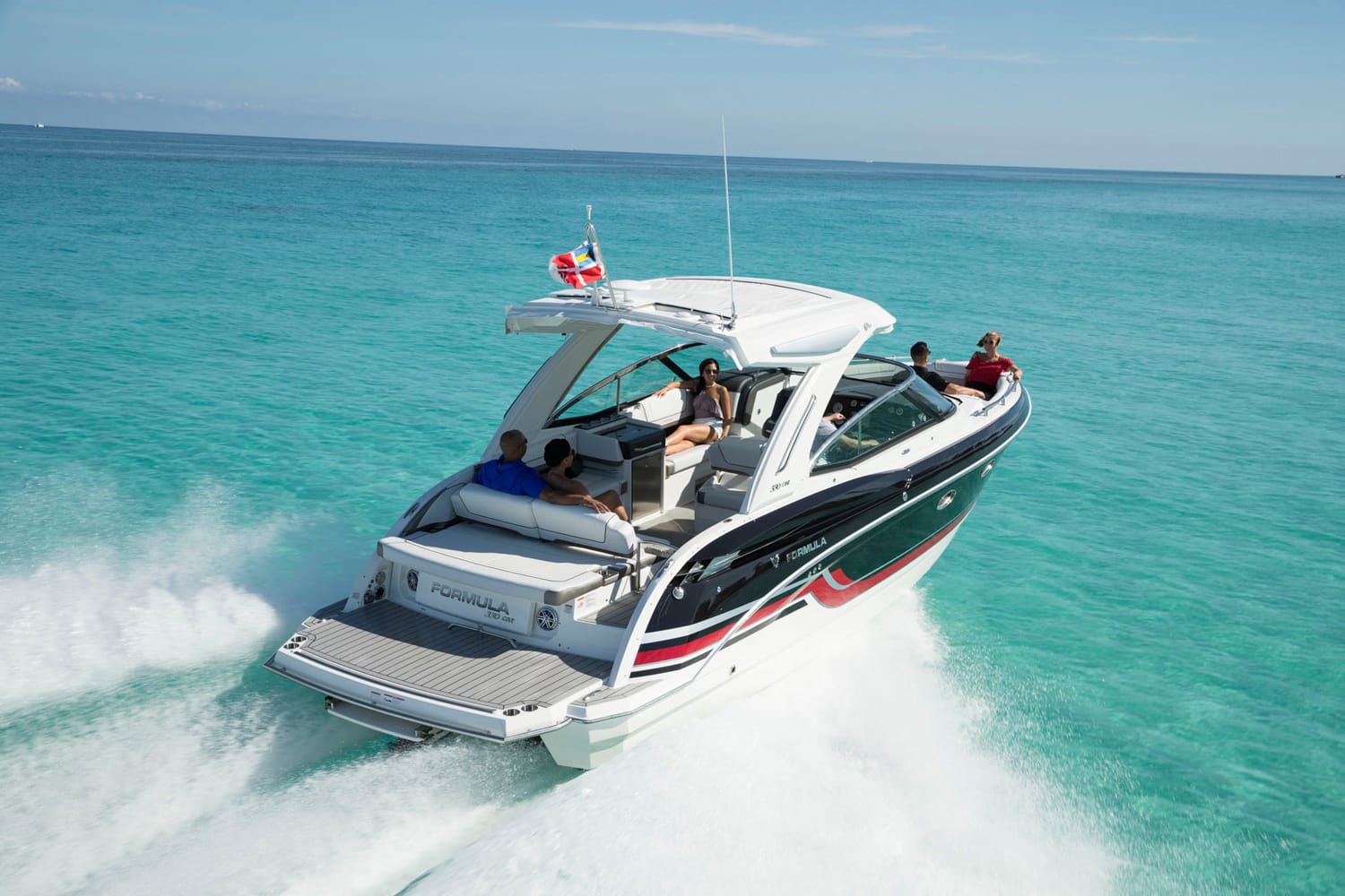 Slide: The Image of Formula 330 Crossover Bowrider 2026 - 17