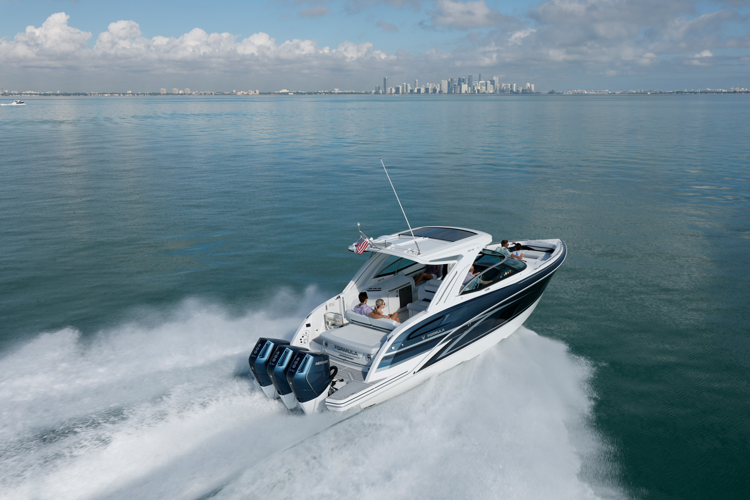 Slide: The Image of Formula 360 Crossover Bowrider 2026 - 4