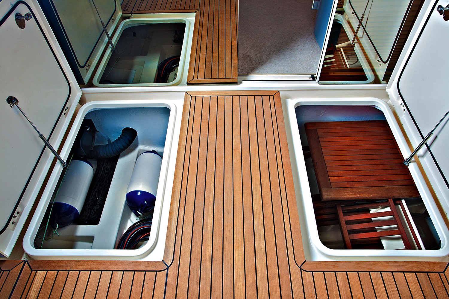 Slide: The Image of Greenline 40 Hybrid 2026 - 28