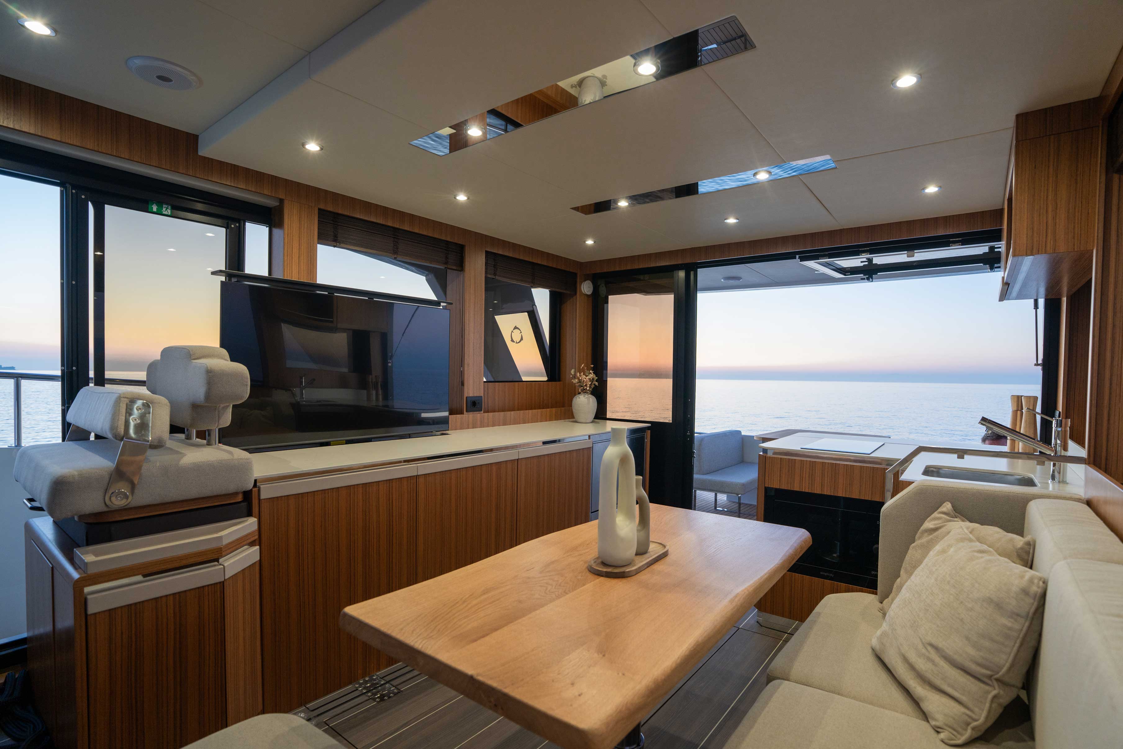 Slide: The Image of Greenline 42 Hybrid 2027 - 7