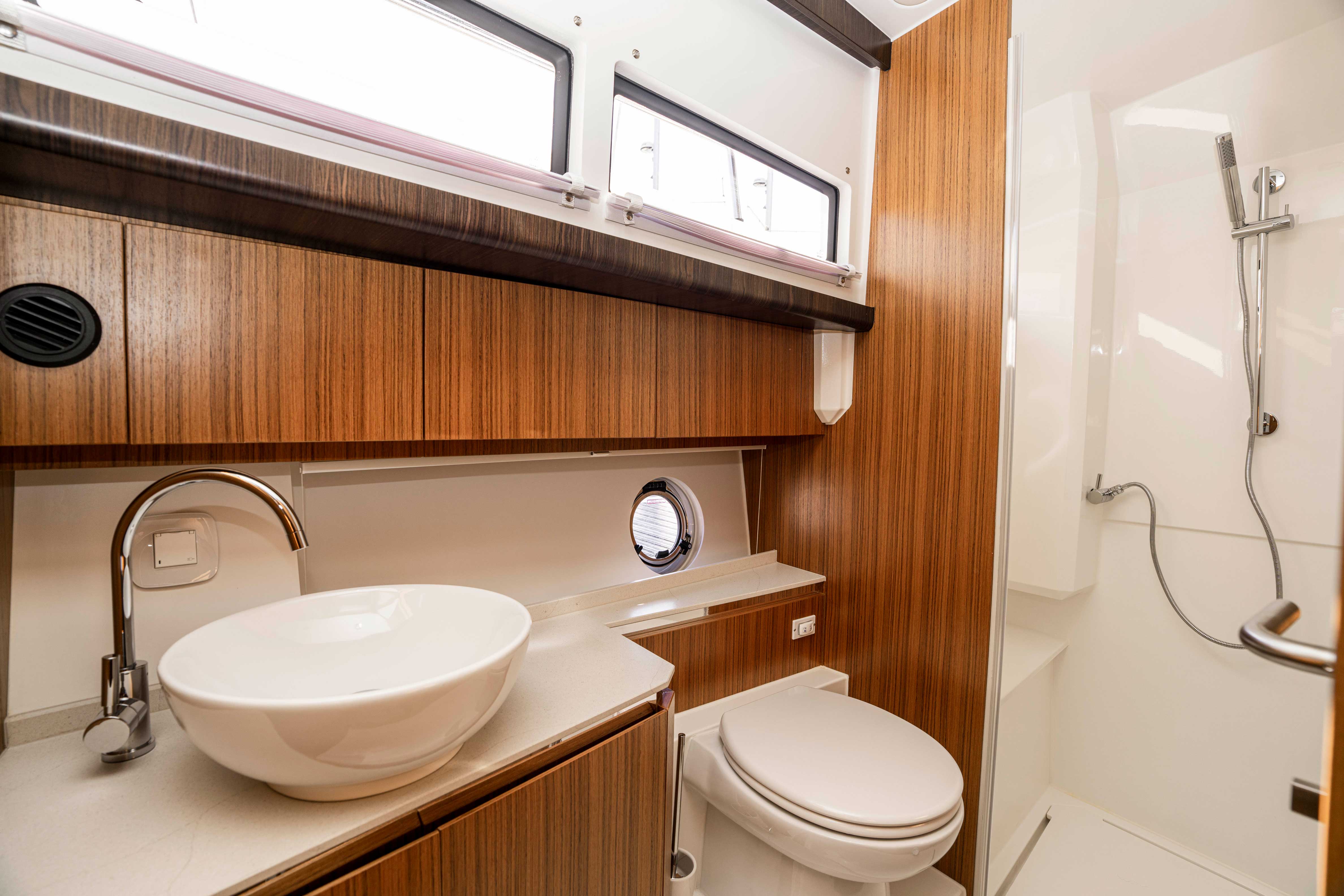 Slide: The Image of Greenline 42 Hybrid 2027 - 11