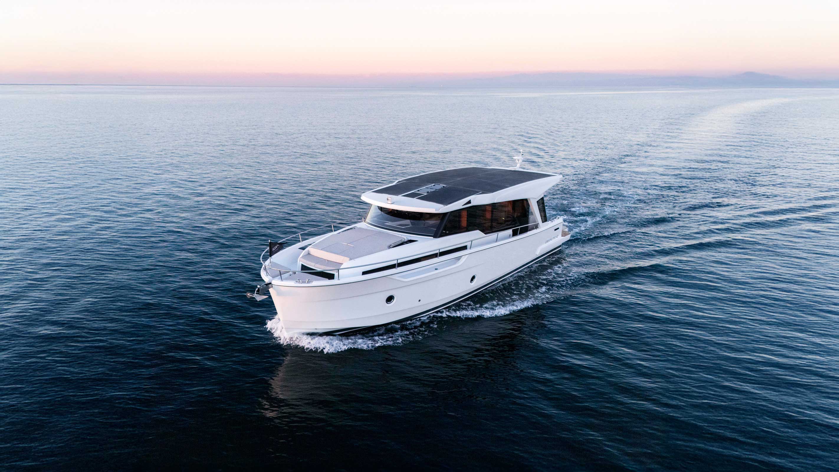 Slide: The Image of Greenline 42 Hybrid 2027 - 13