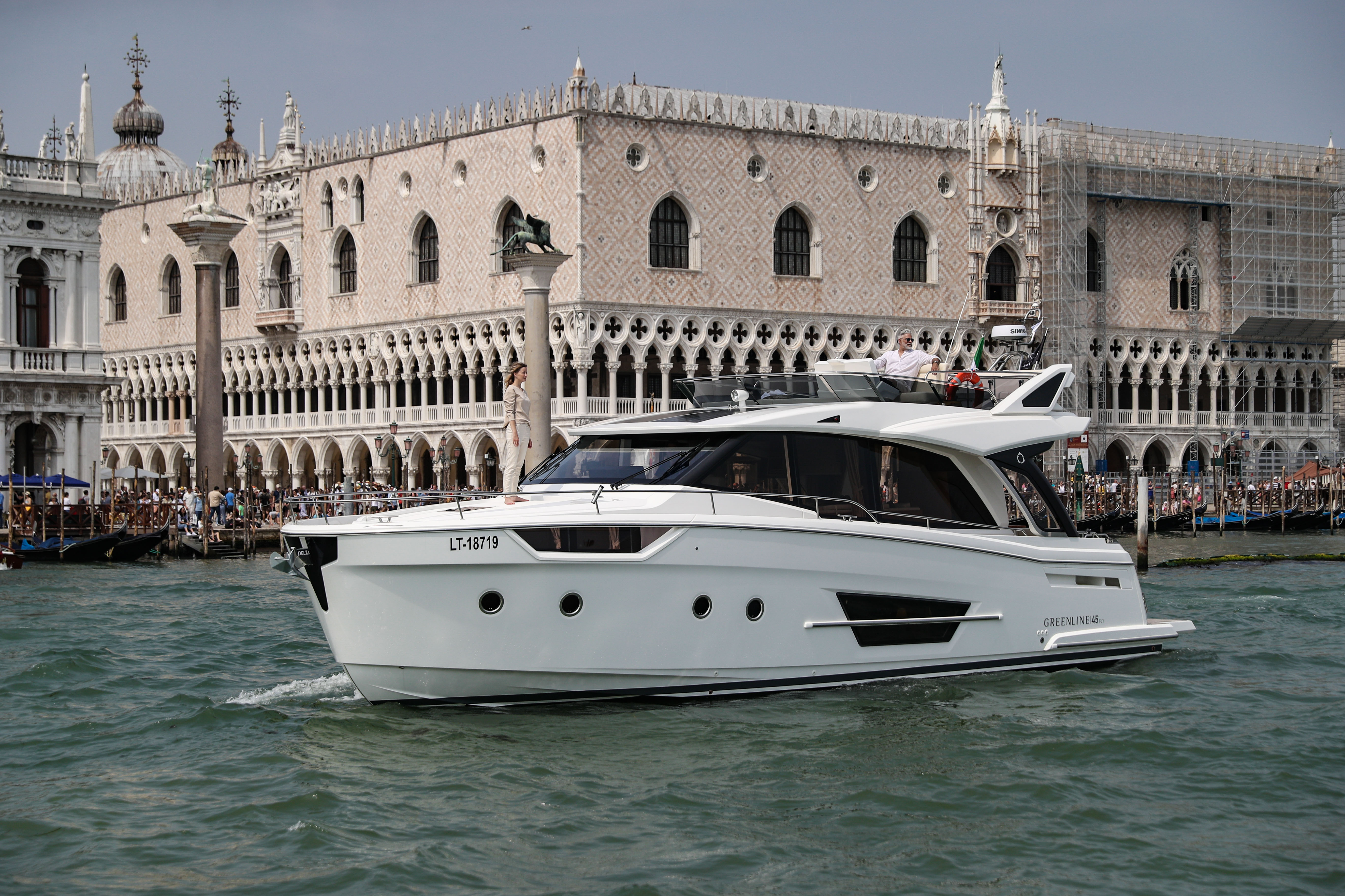 Slide: The Image of Greenline 45 Fly Hybrid 2024 - 14