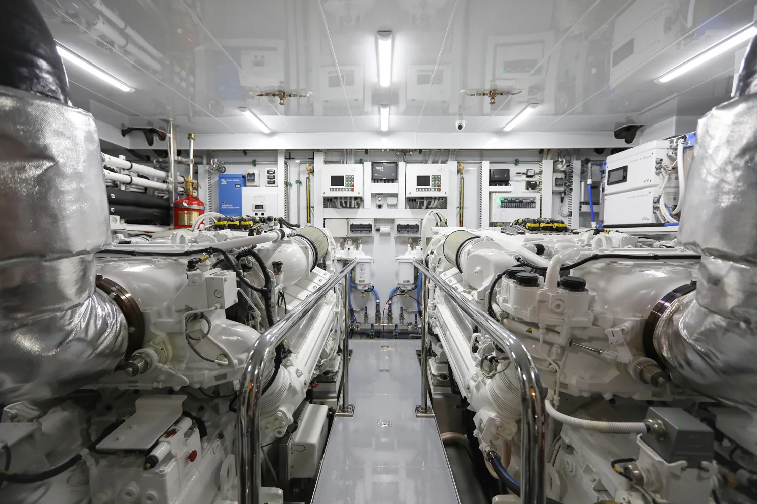 Slide: The Image of Ocean Alexander 28 Legend 2026 - 12