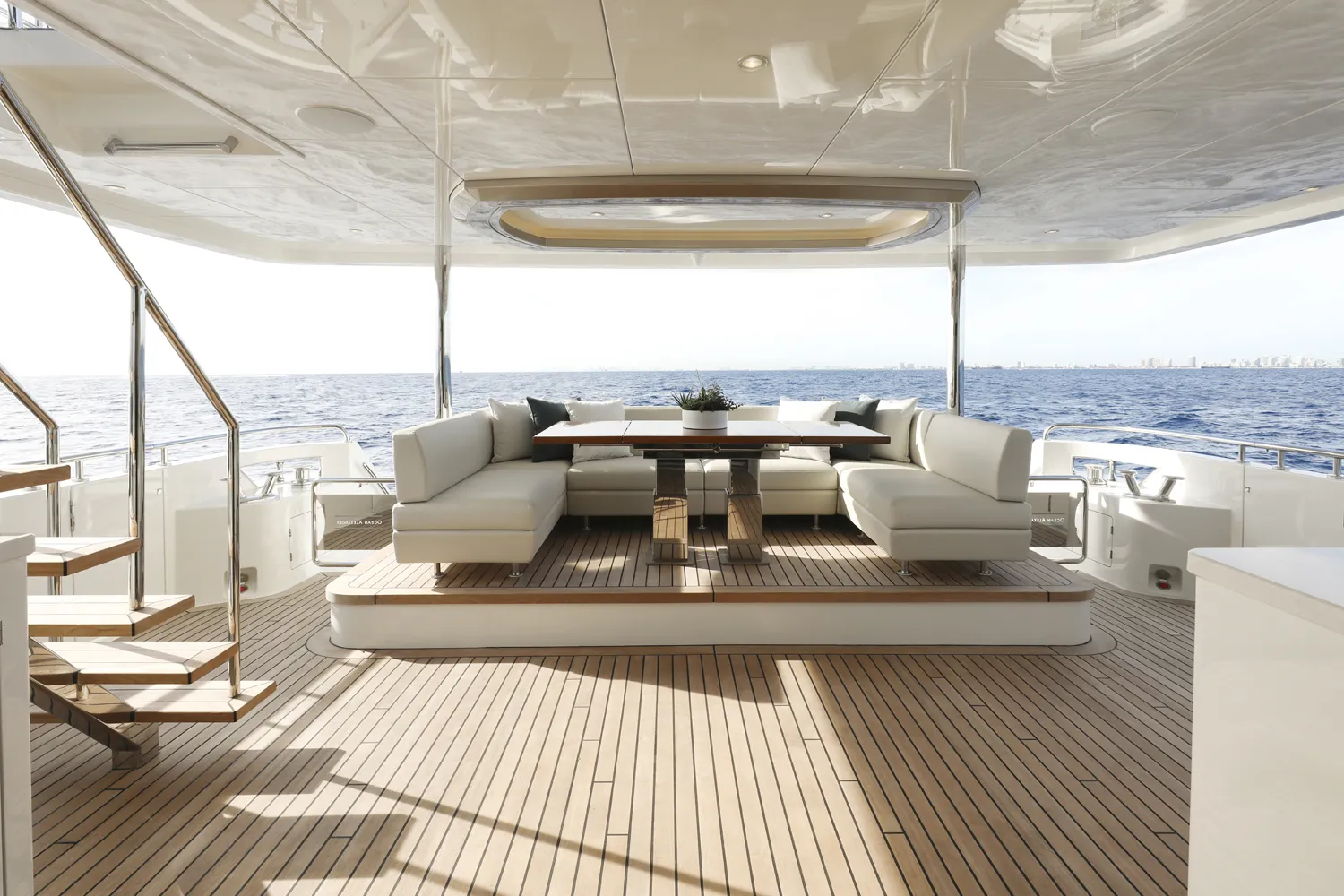 Slide: The Image of Ocean Alexander 28 Legend 2026 - 15