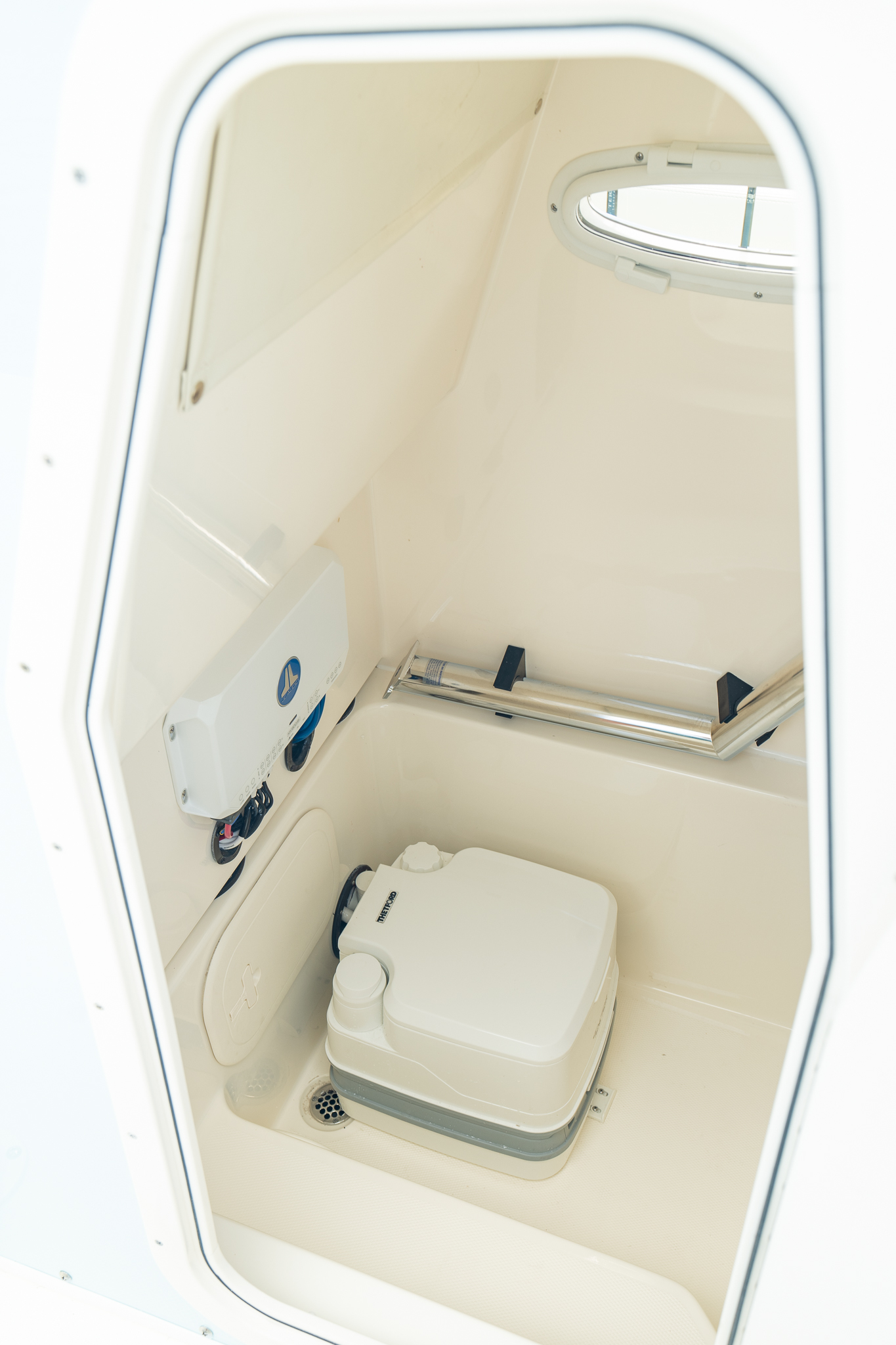 Slide: The Image of Pathfinder 2400 Hybrid 2027 - 26