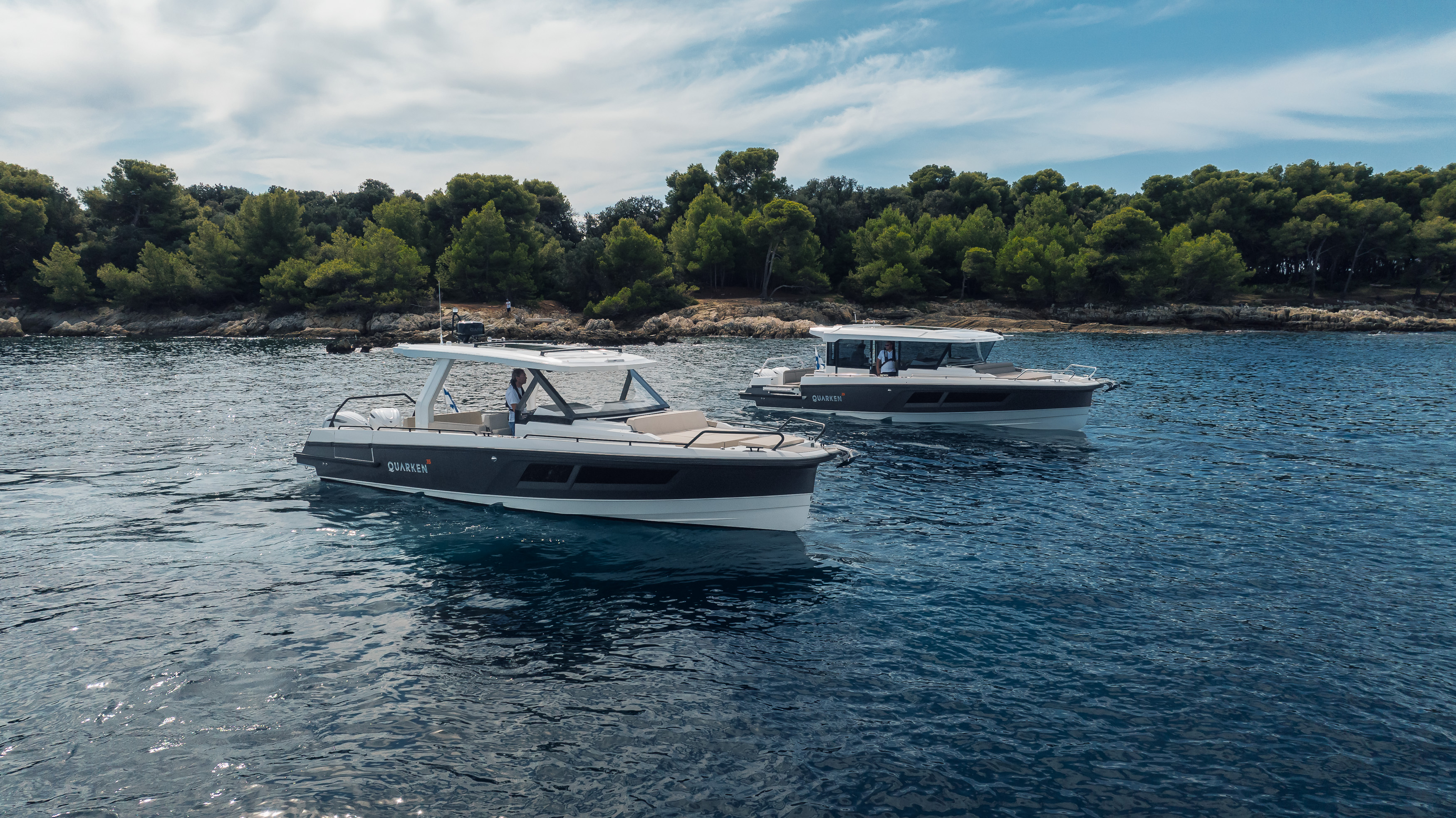 Slide: The Image of Quarken 35 Cabin Onyx Edition 2027 - 15