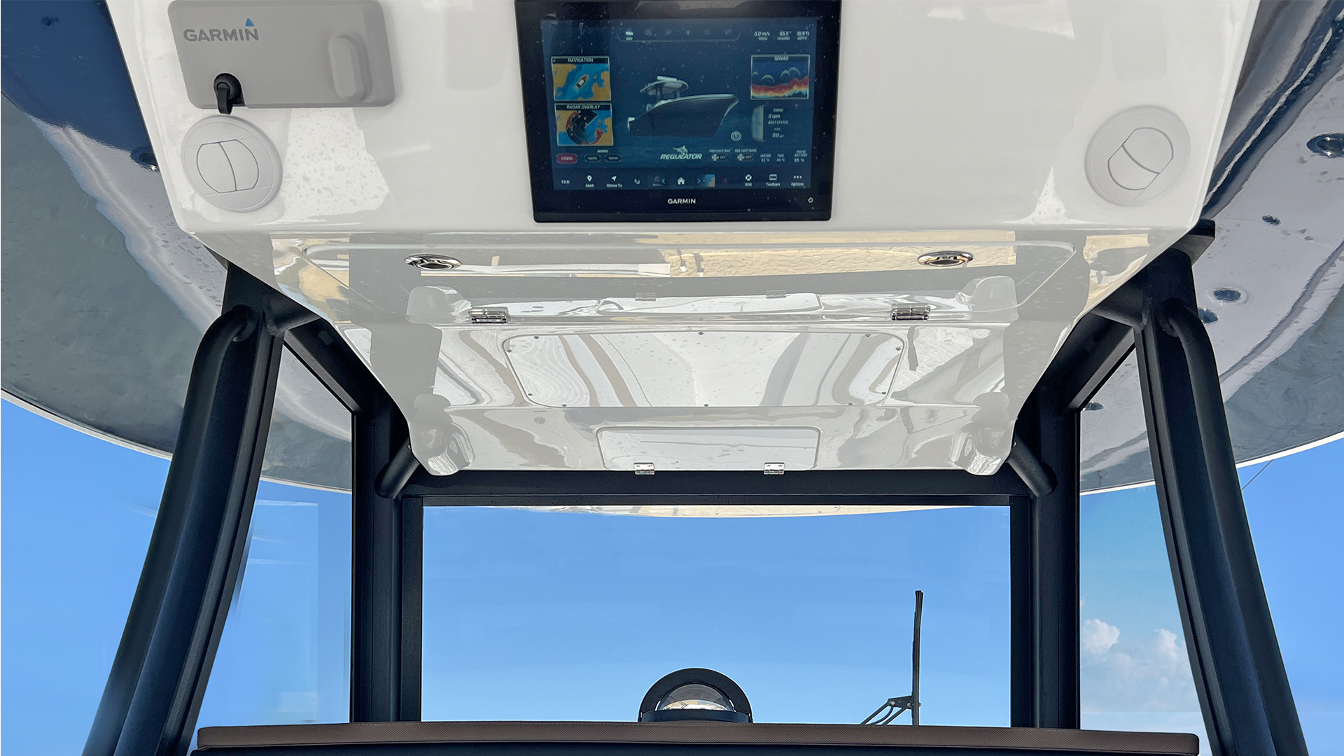 Slide: The Image of Regulator Marine 35 Center Console 2027 - 10