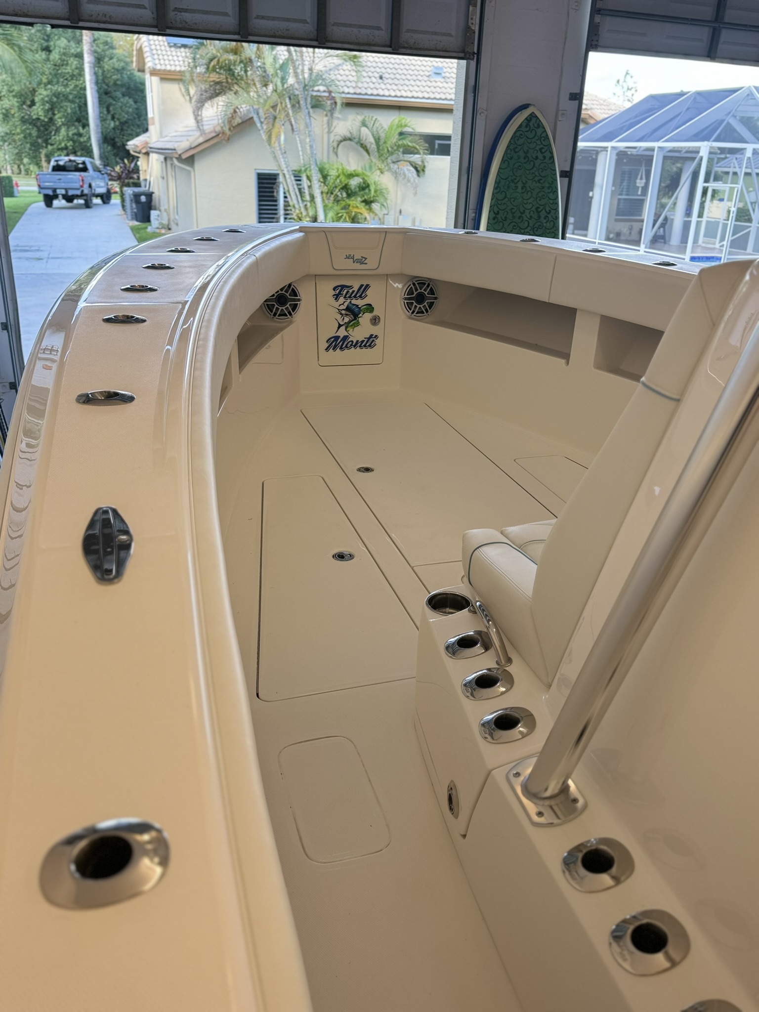 Slide: The Image of SeaVee 322Z 2026 - 2