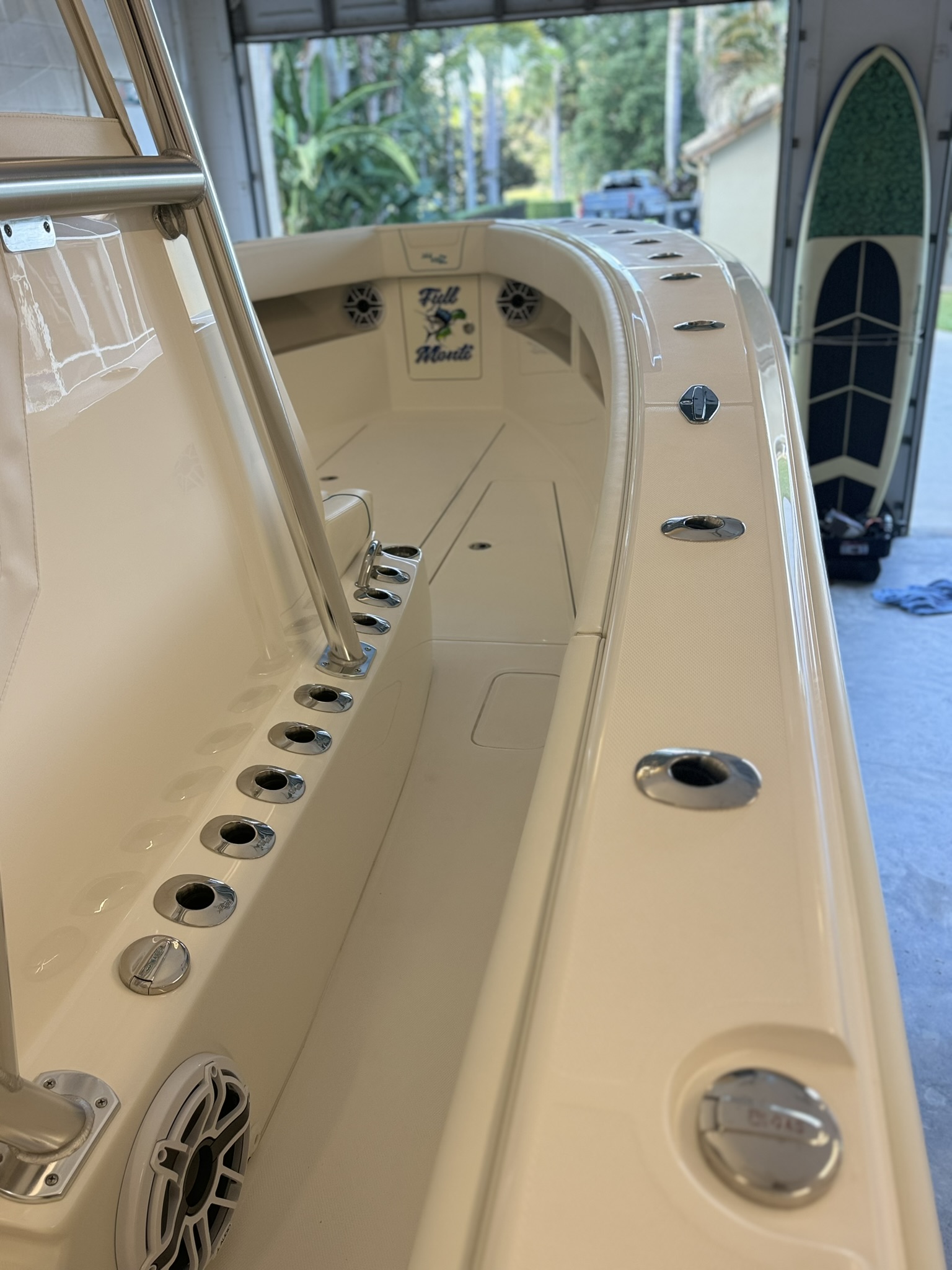 Slide: The Image of SeaVee 322Z 2026 - 3