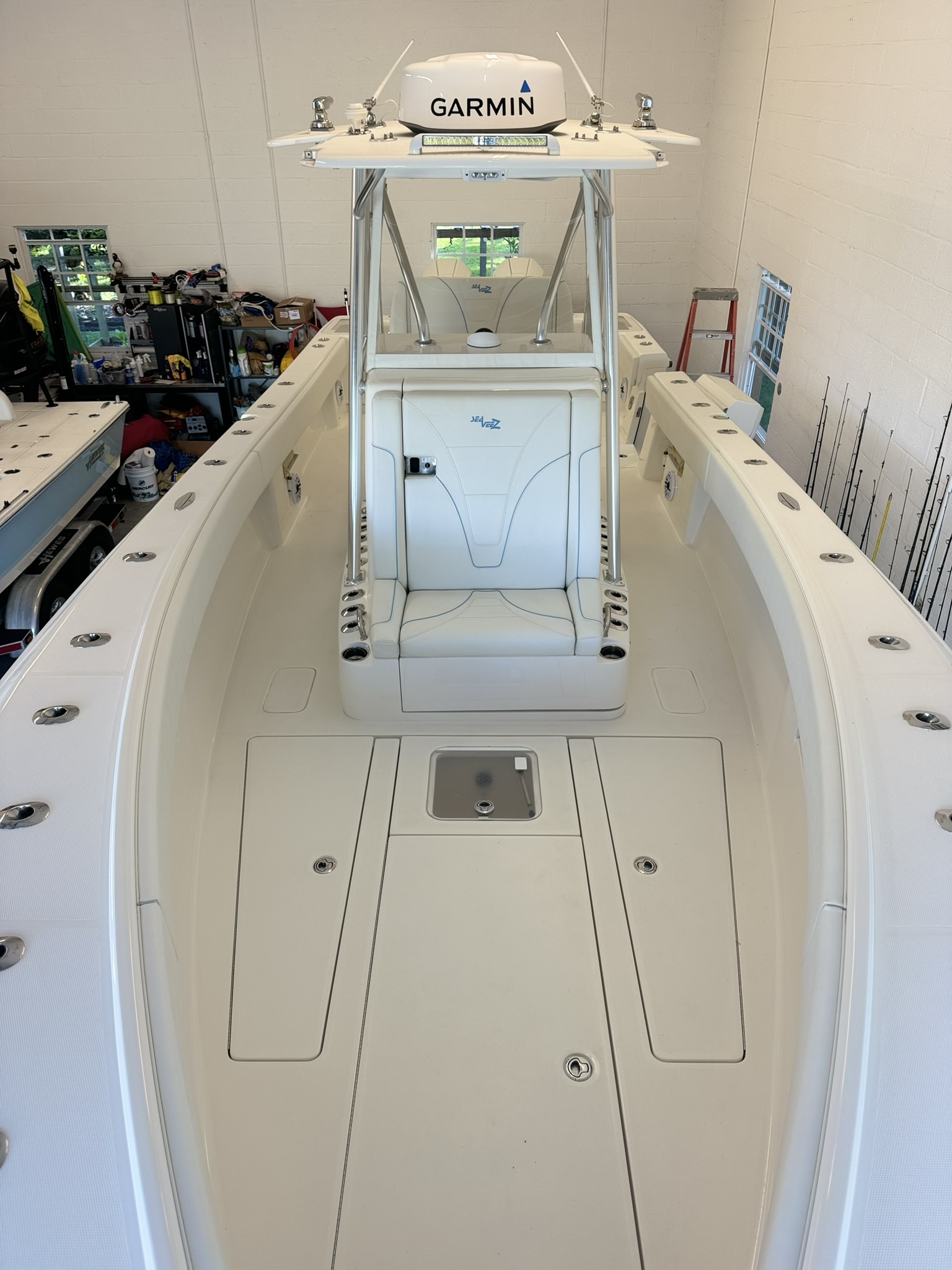Slide: The Image of SeaVee 322Z 2026 - 4