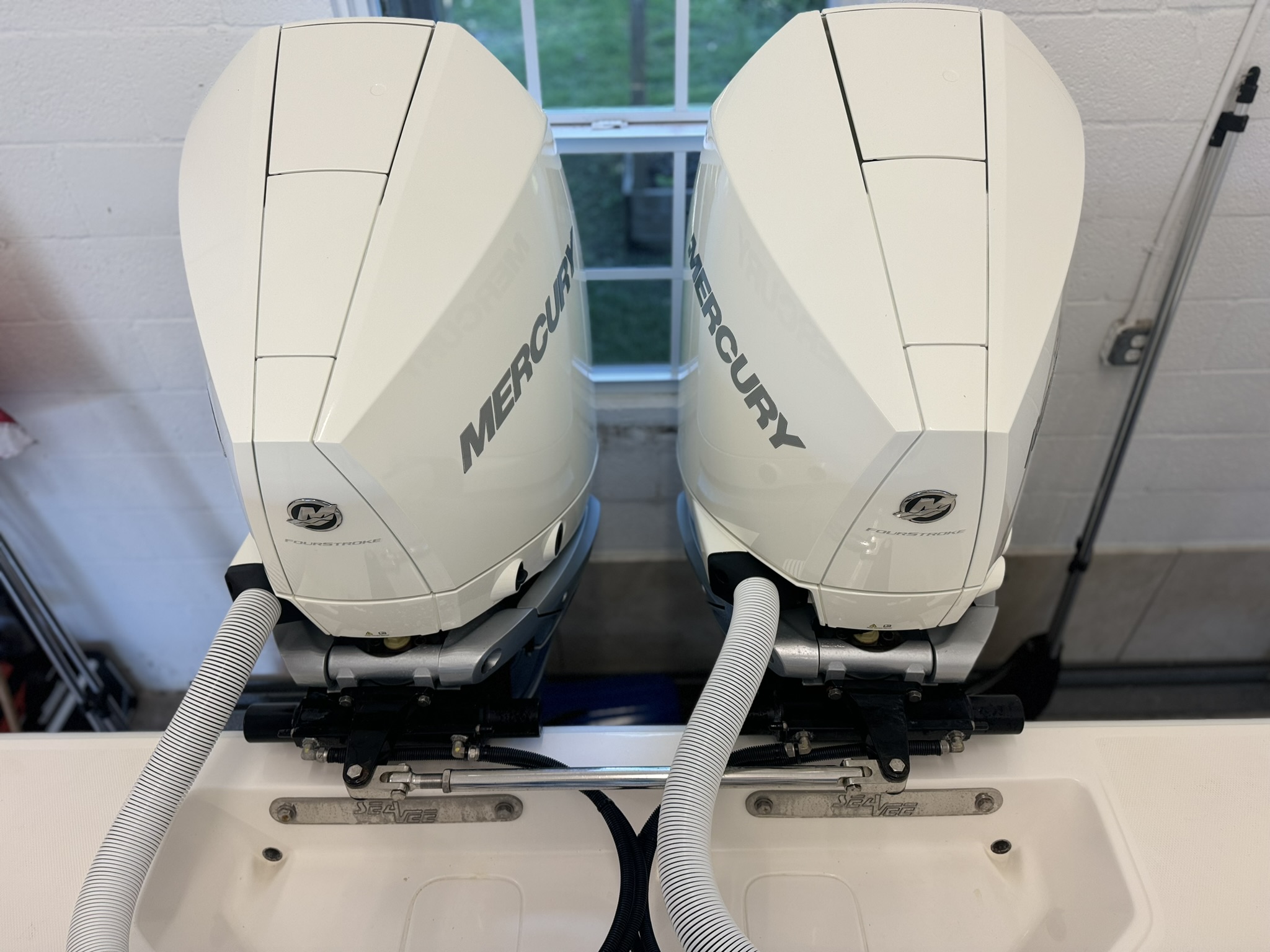 Slide: The Image of SeaVee 322Z 2026 - 15