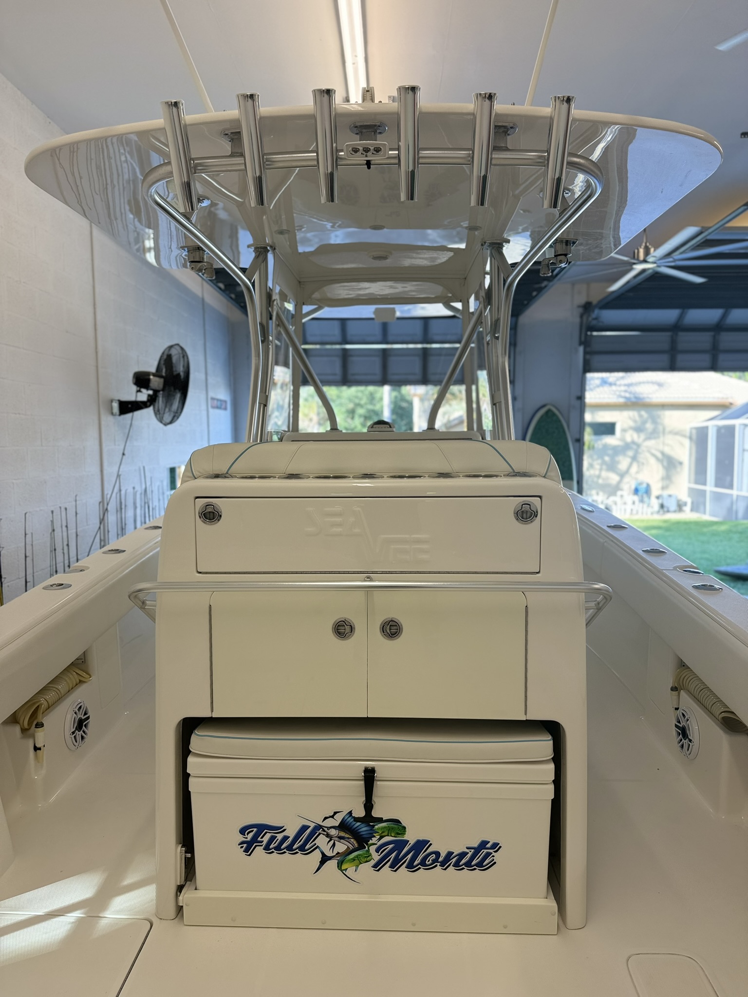 Slide: The Image of SeaVee 322Z 2026 - 16