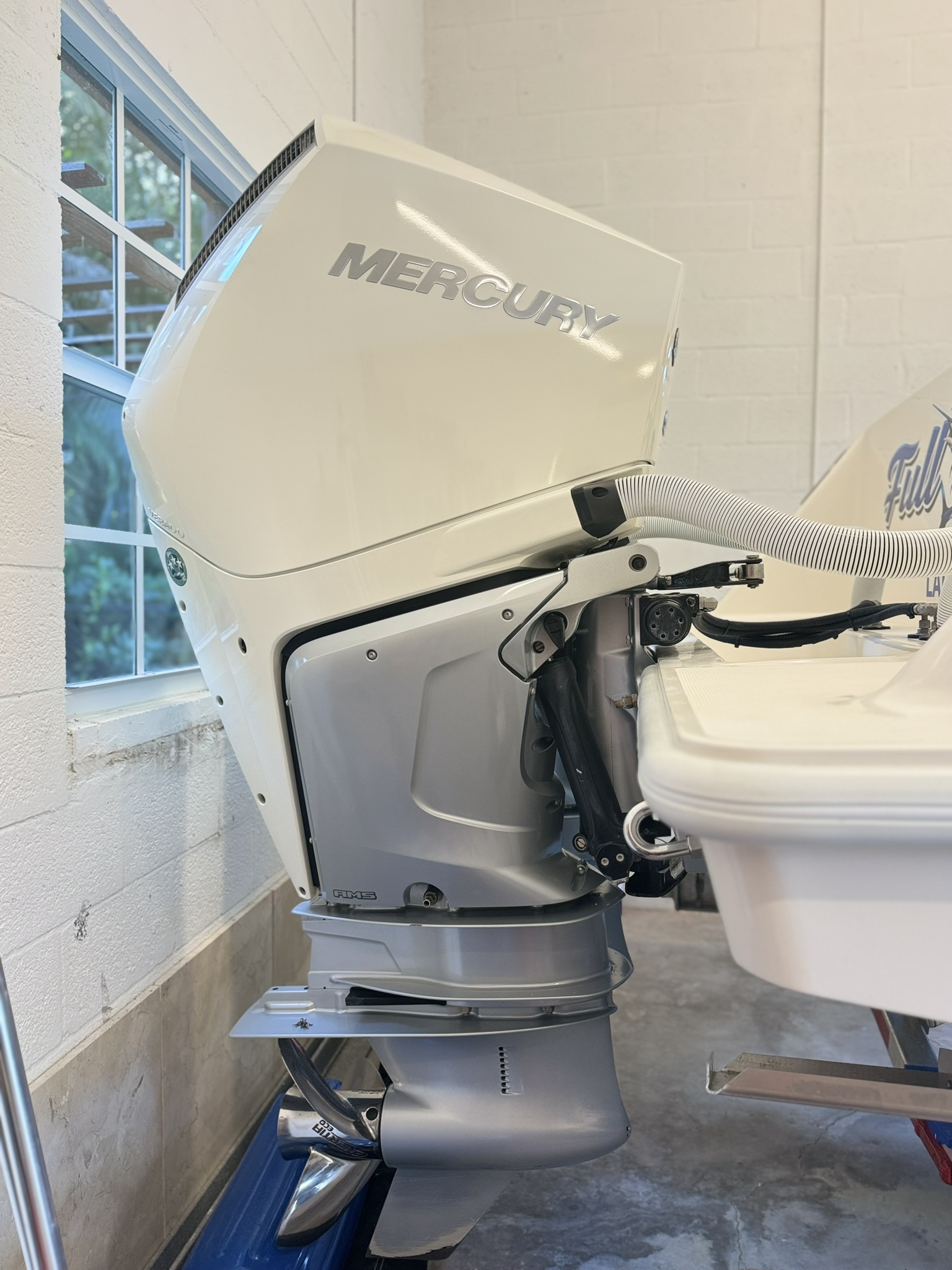 Slide: The Image of SeaVee 322Z 2026 - 19