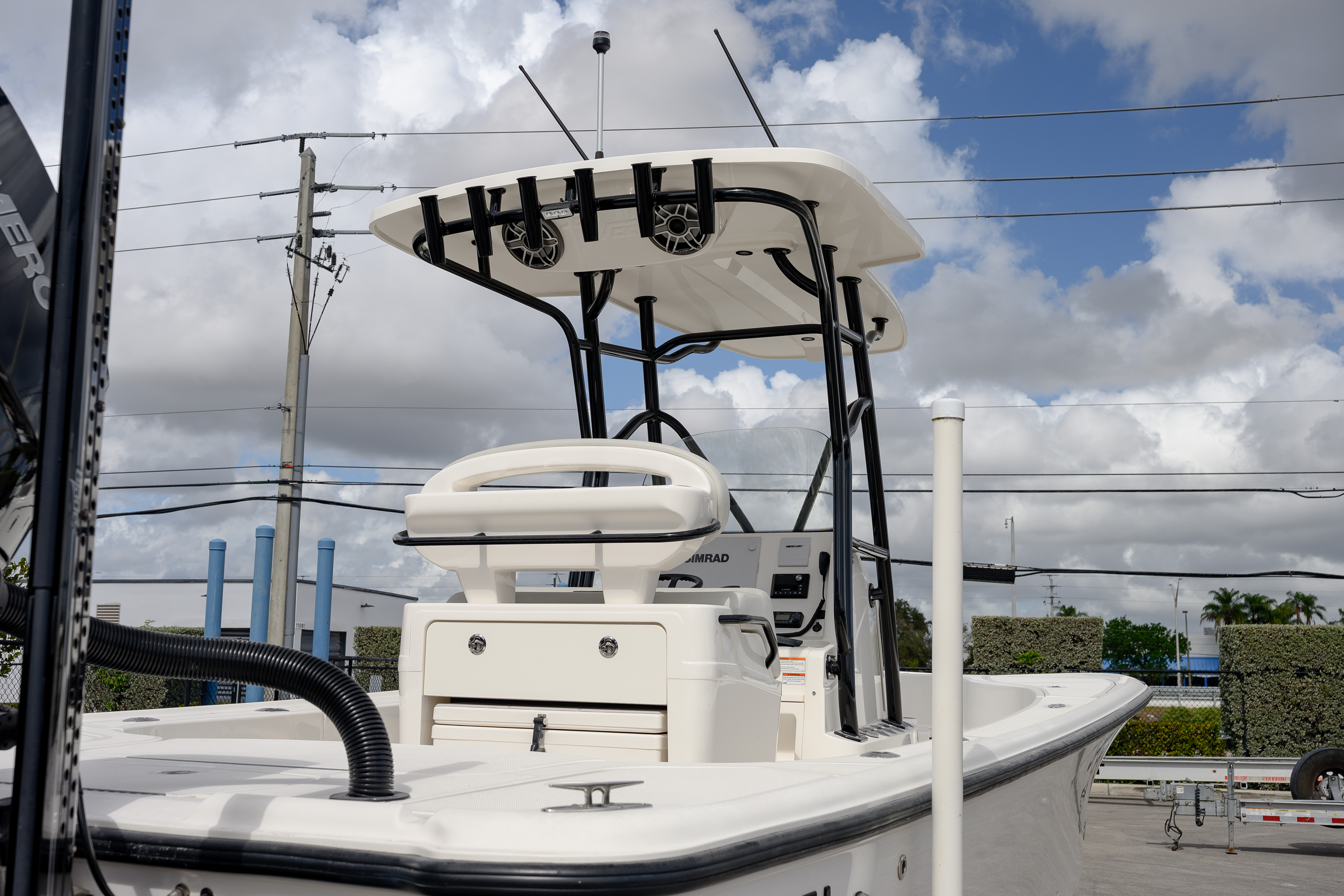 Slide: The Image of SeaVee 270Z 2026 - 8