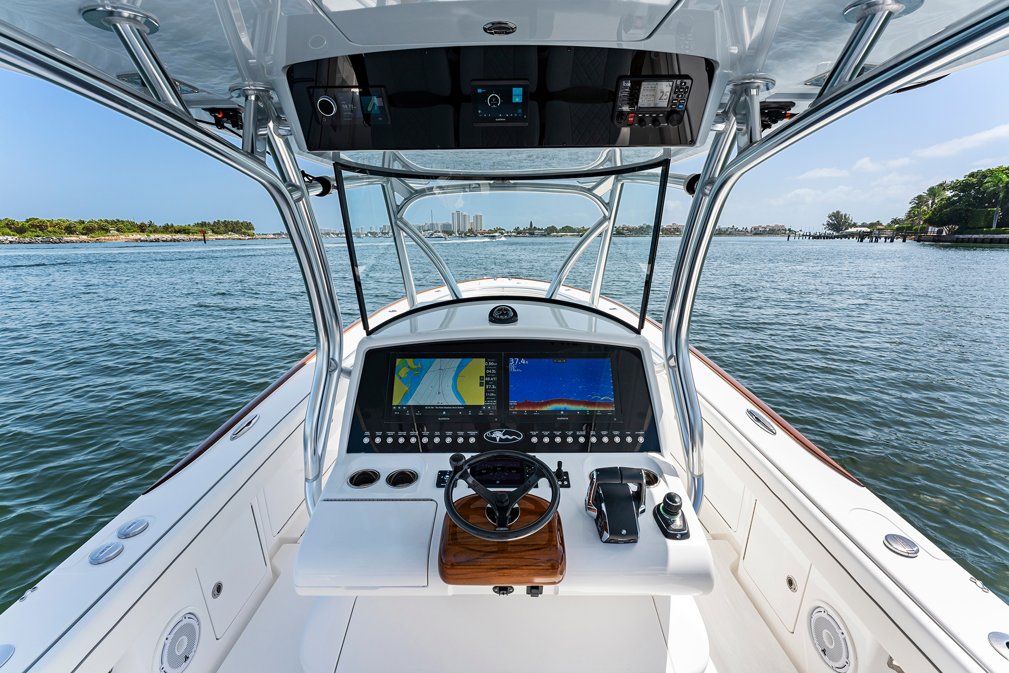 Slide: The Image of Valhalla Boatworks V-33 2027 - 25