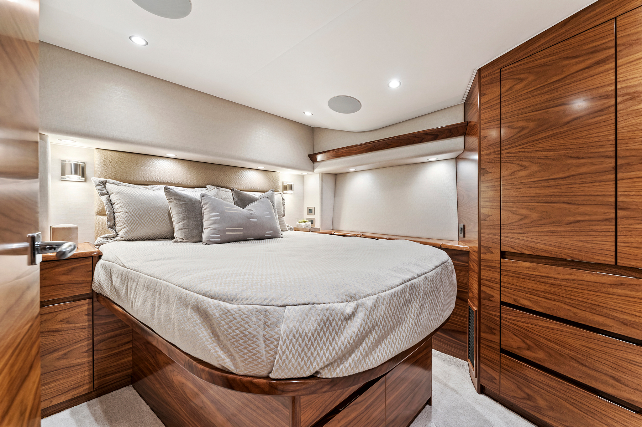 Slide: The Image of Viking 50 Convertible 2027 - 10
