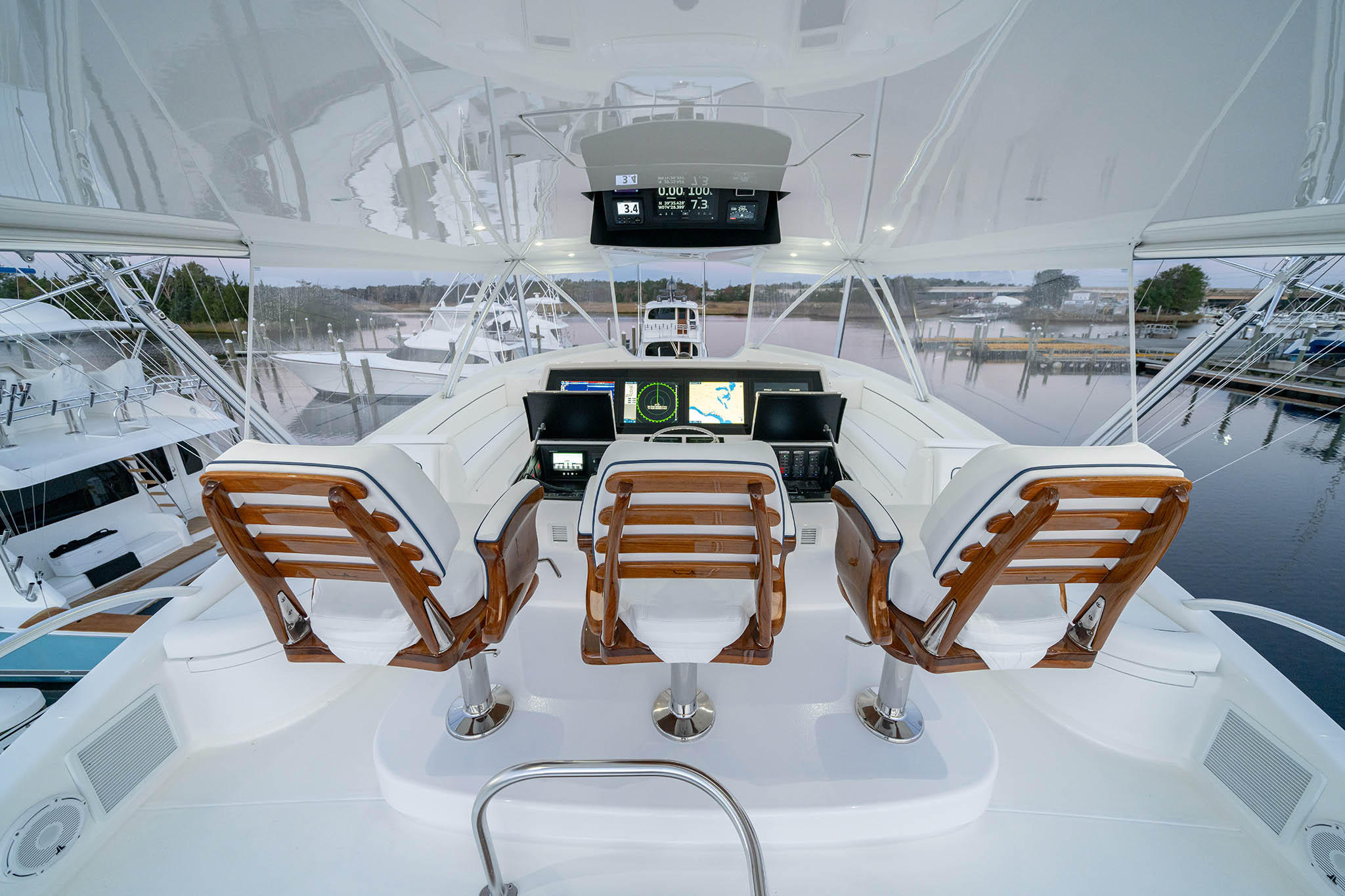 Slide: The Image of Viking 90 Convertible 2027 - 8