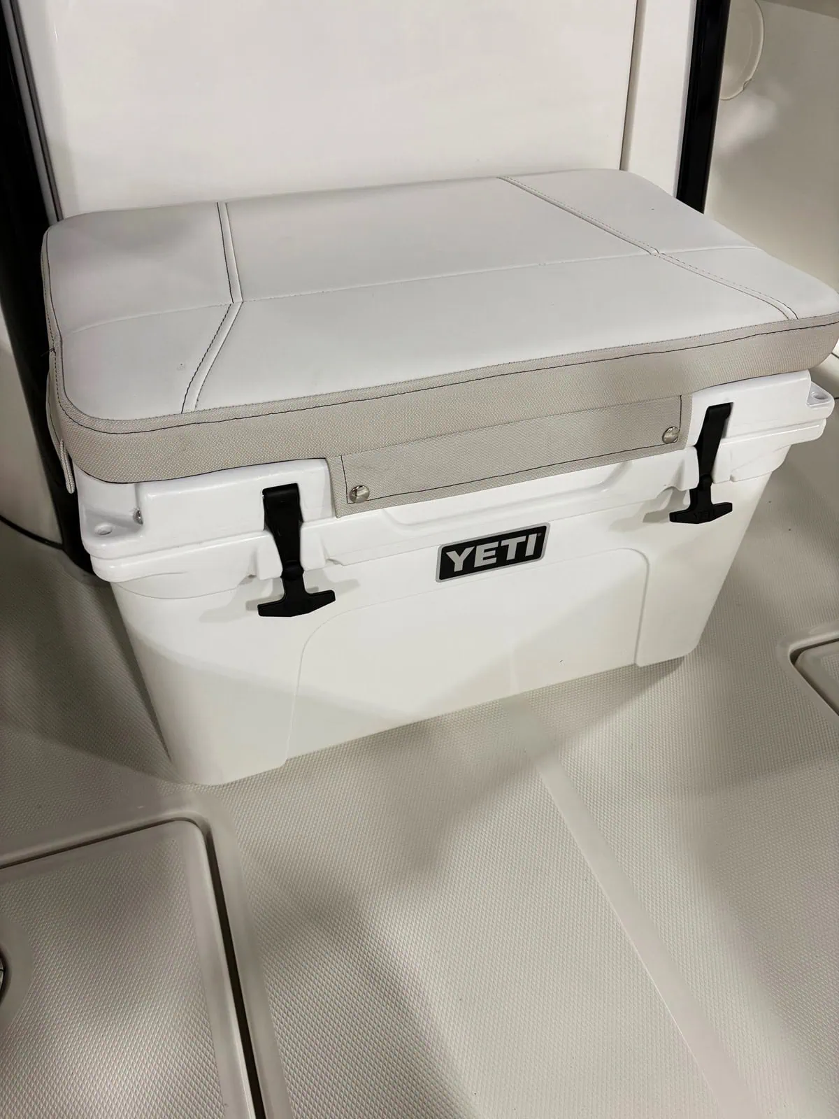 Slide: The Image of World Cat 235TE 2027 - 18