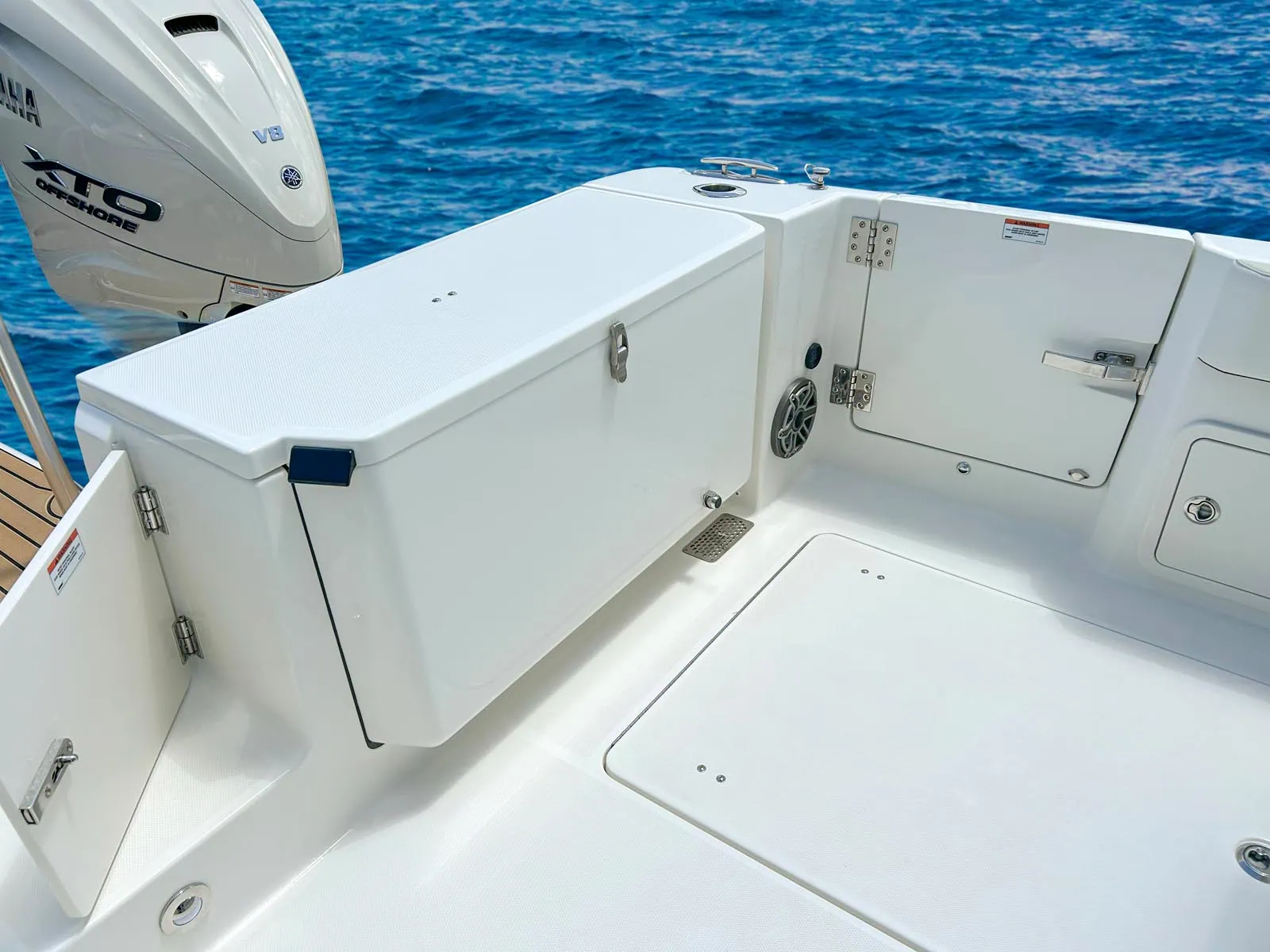 Slide: The Image of World Cat 400DC-X Island 2027 - 12