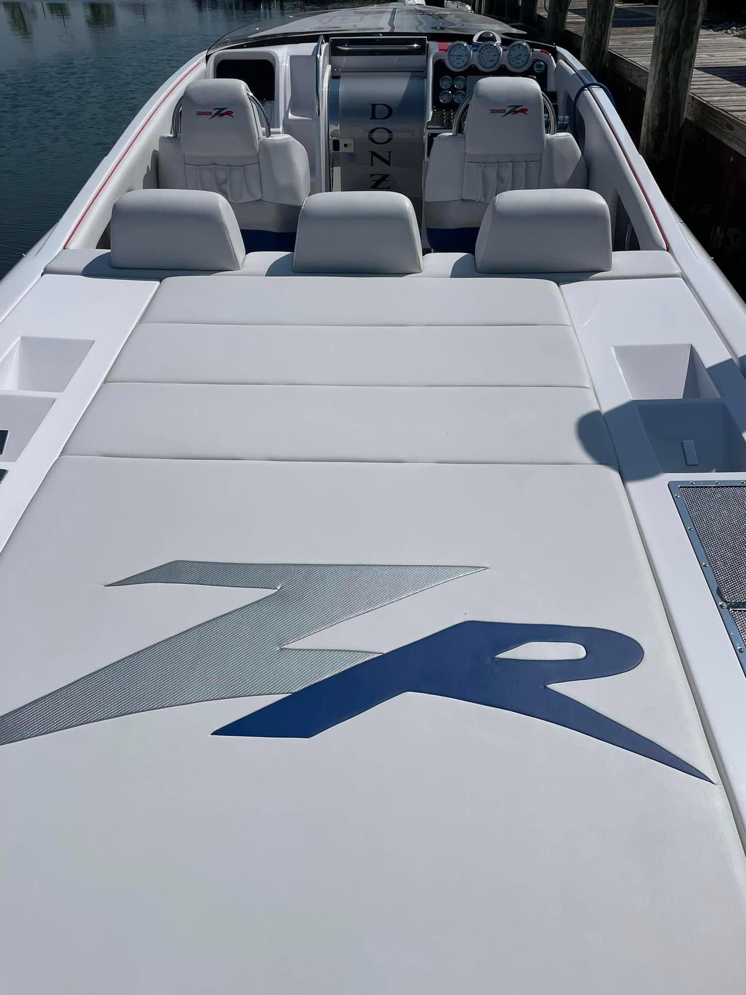 Donzi 38 ZR 2008 - Marine Source